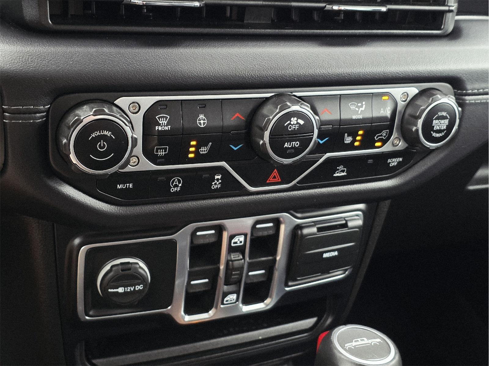 2024 Jeep Gladiator photo 25 of 35