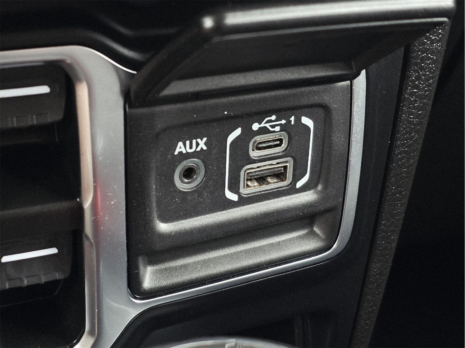 2024 Jeep Gladiator photo 32 of 35