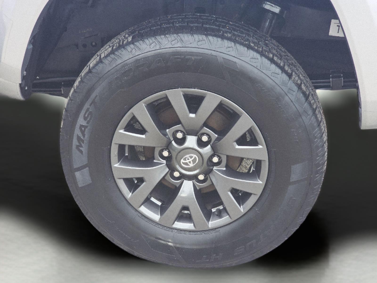 2023 Toyota Tacoma photo 8 of 35