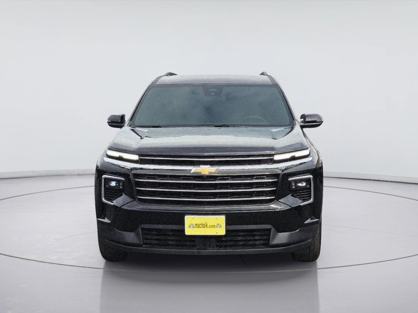 2025 Chevrolet Traverse photo 2 of 35