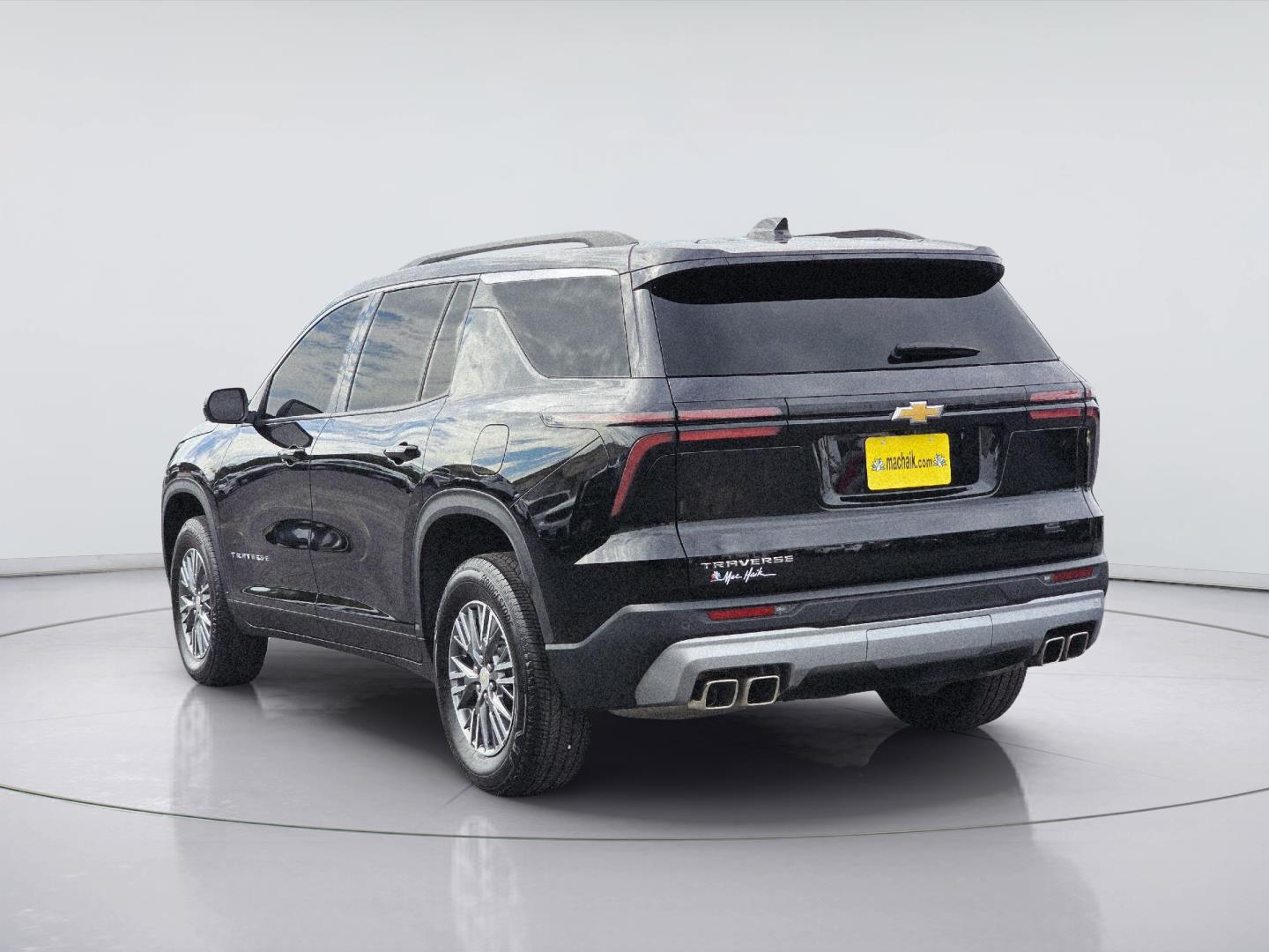 2025 Chevrolet Traverse photo 7 of 35
