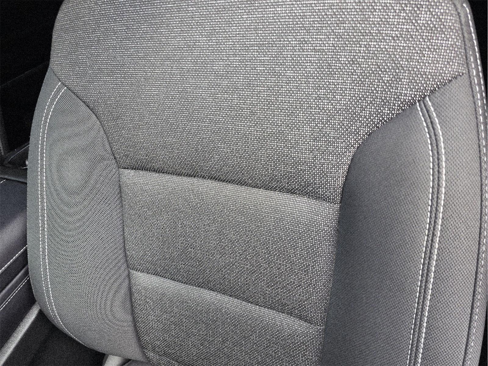 2025 Chevrolet Traverse photo 15 of 35