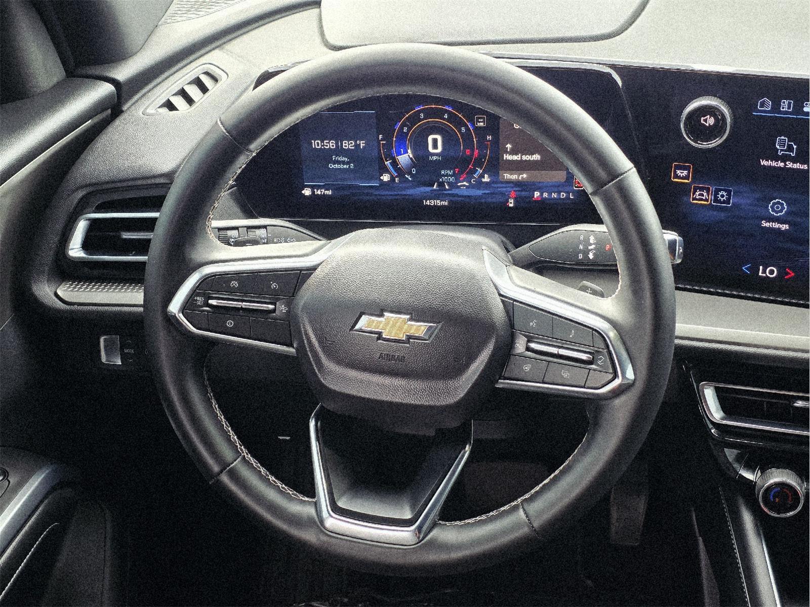 2025 Chevrolet Traverse photo 28 of 35
