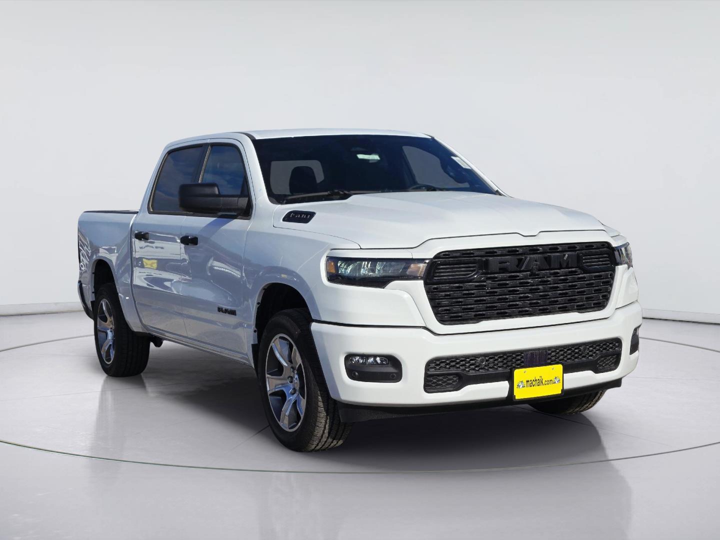 2027 Ram 1500 photo 2 of 15