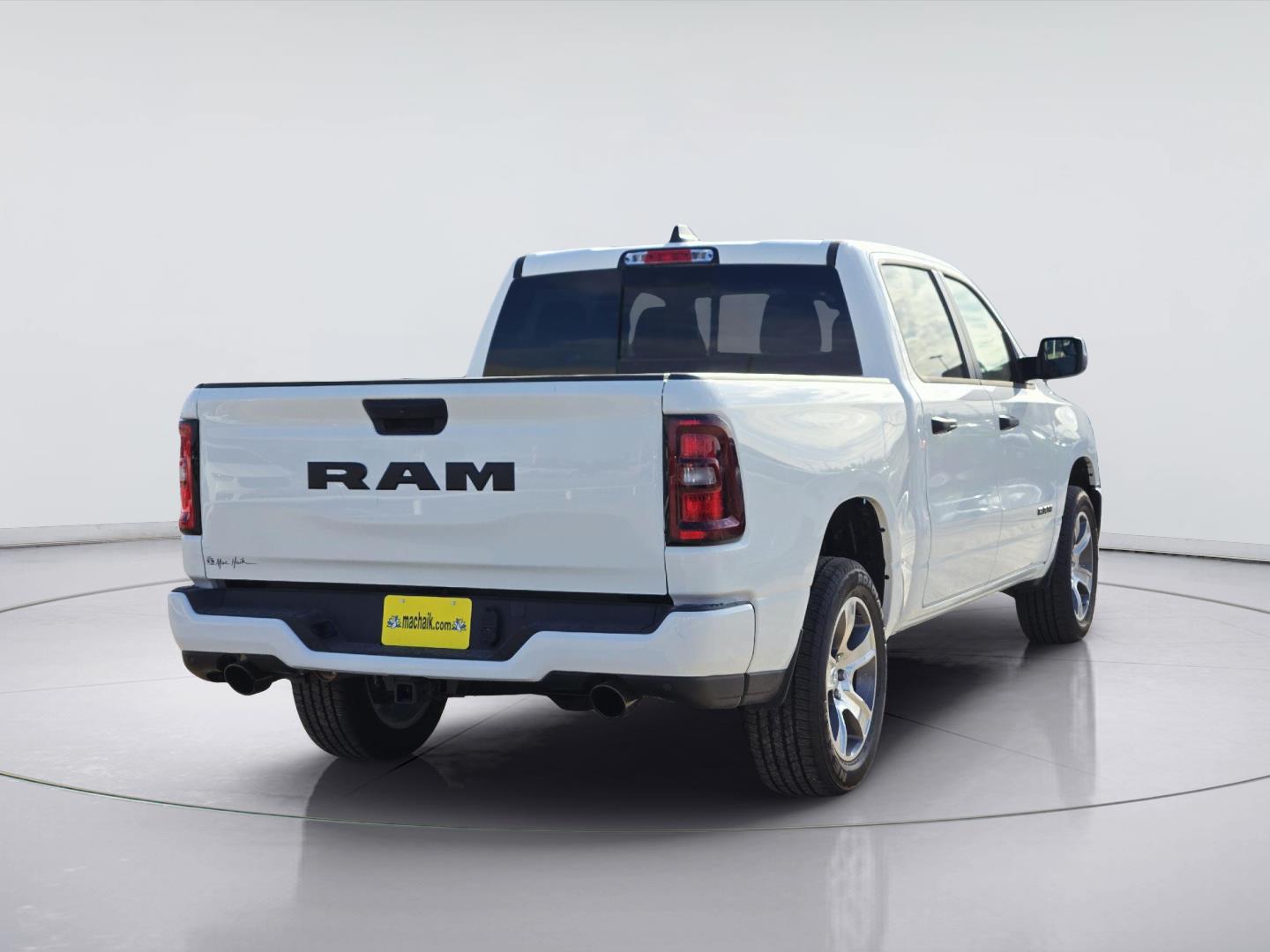 2027 Ram 1500 photo 3 of 15
