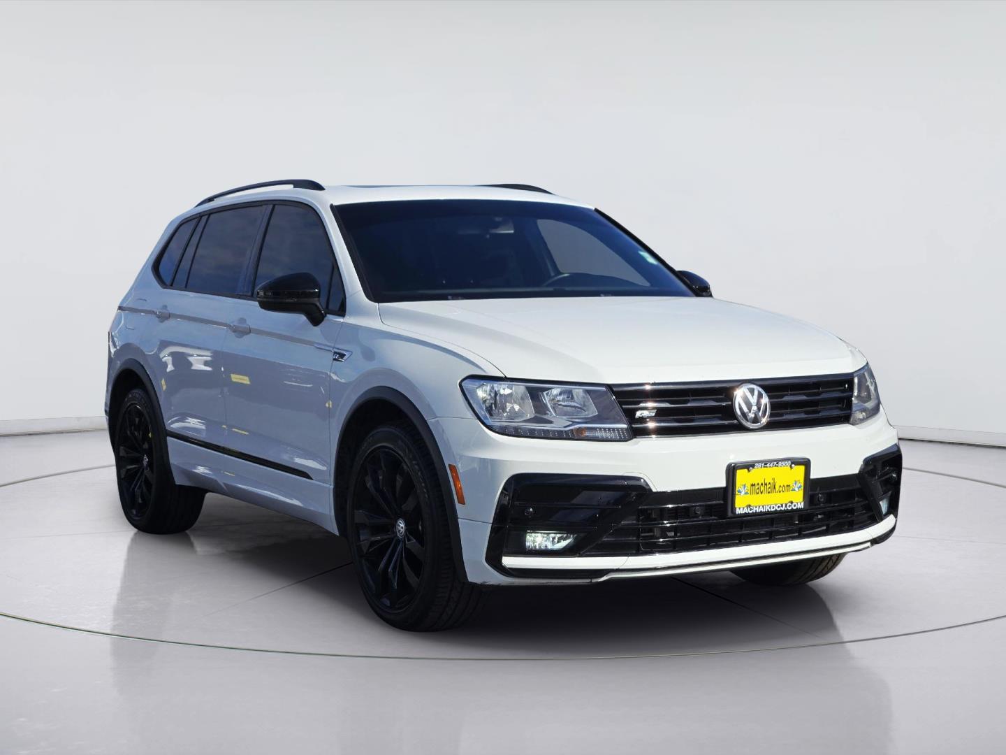 2021 Volkswagen Tiguan photo 3 of 37