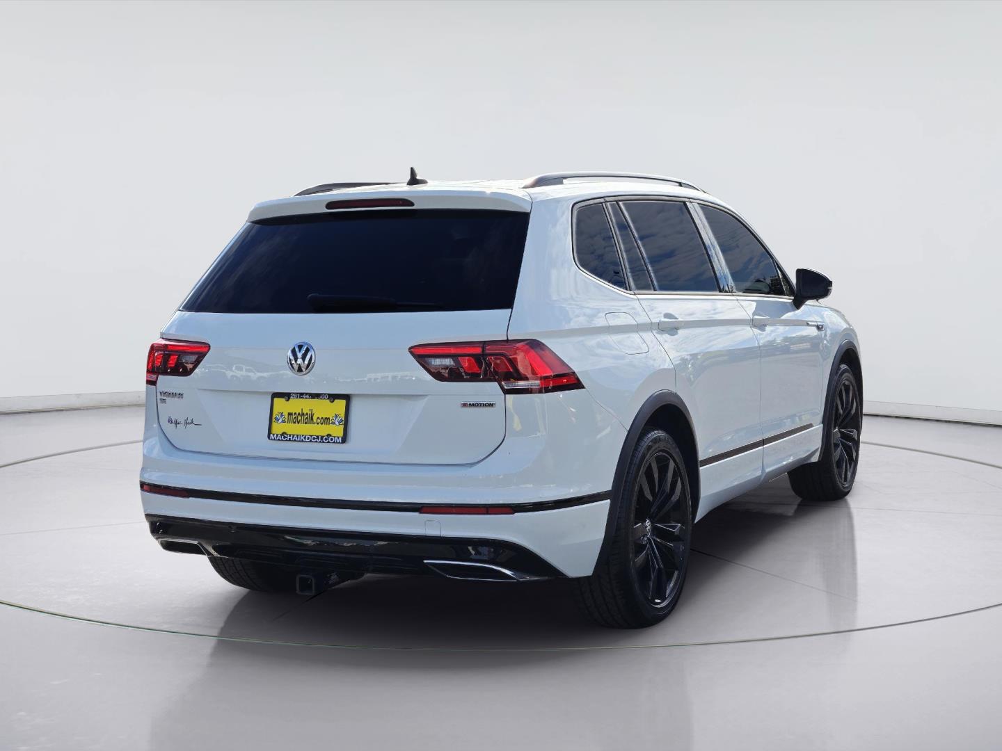 2021 Volkswagen Tiguan photo 4 of 37