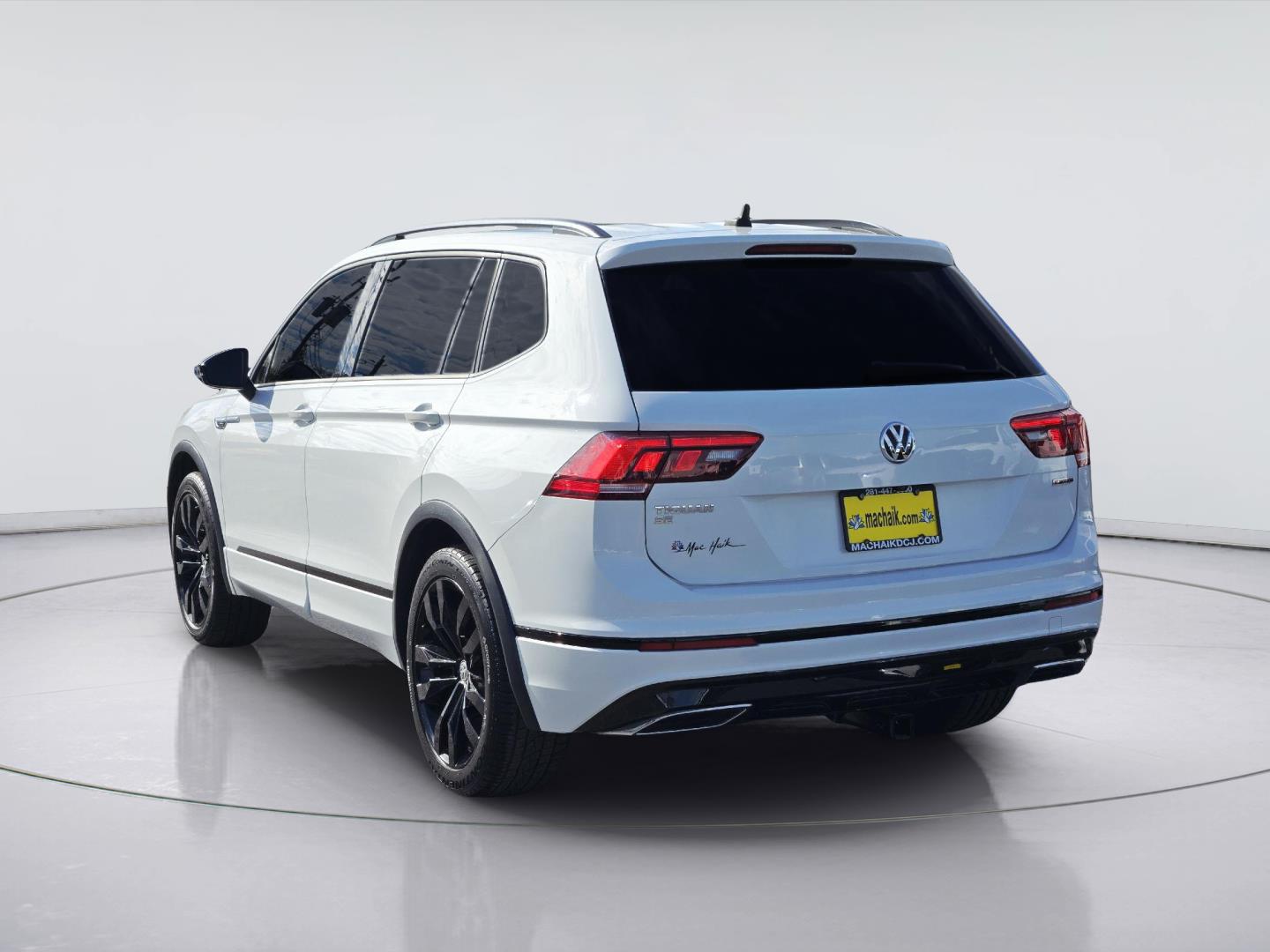 2021 Volkswagen Tiguan photo 6 of 37