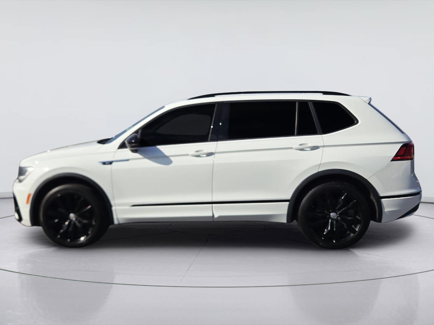 2021 Volkswagen Tiguan photo 7 of 37