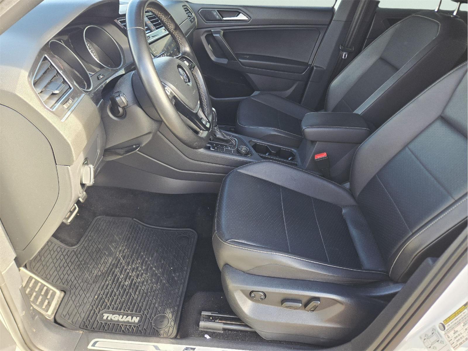 2021 Volkswagen Tiguan photo 14 of 37