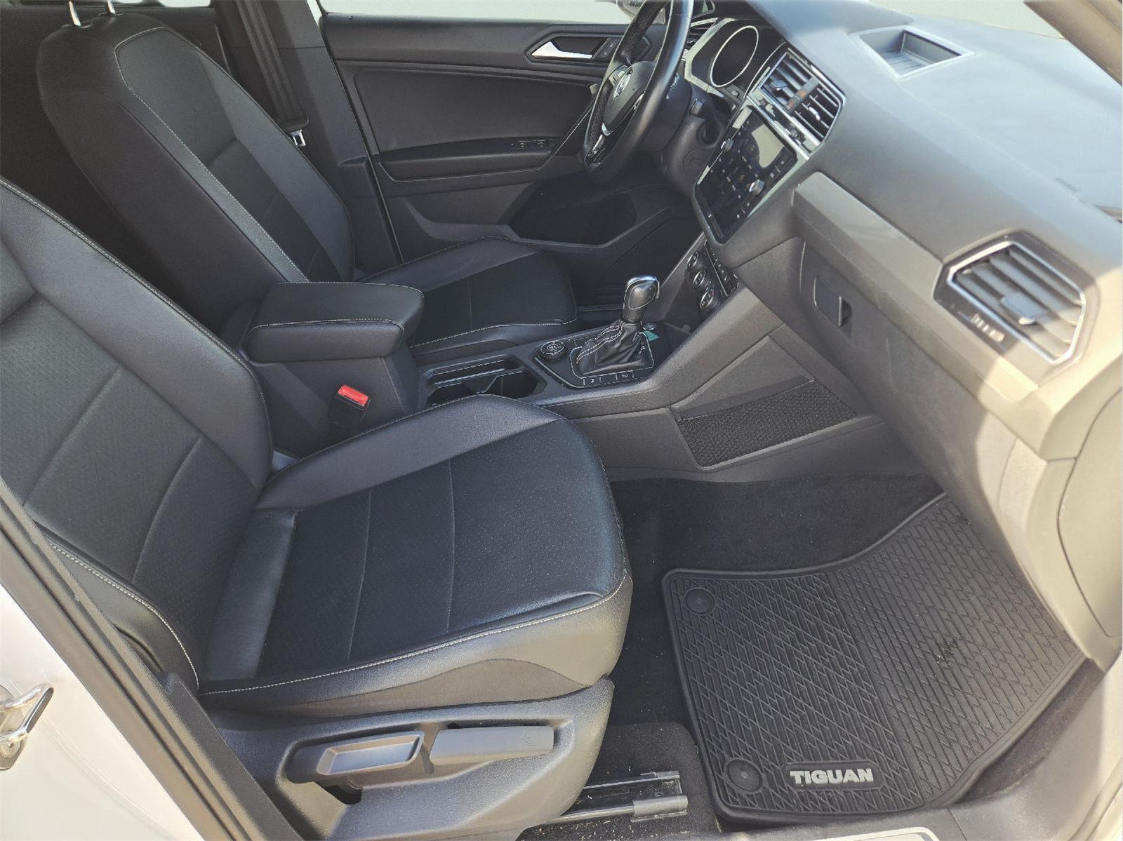 2021 Volkswagen Tiguan photo 16 of 37
