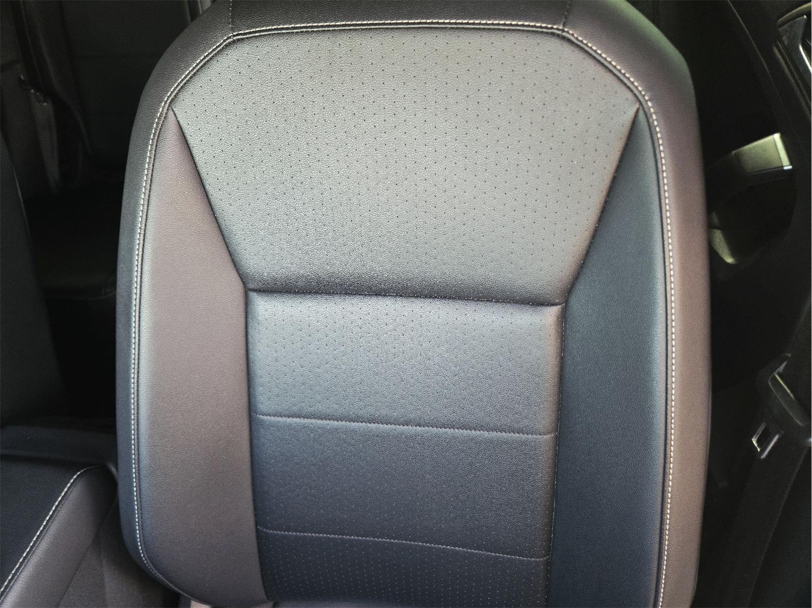 2021 Volkswagen Tiguan photo 17 of 37