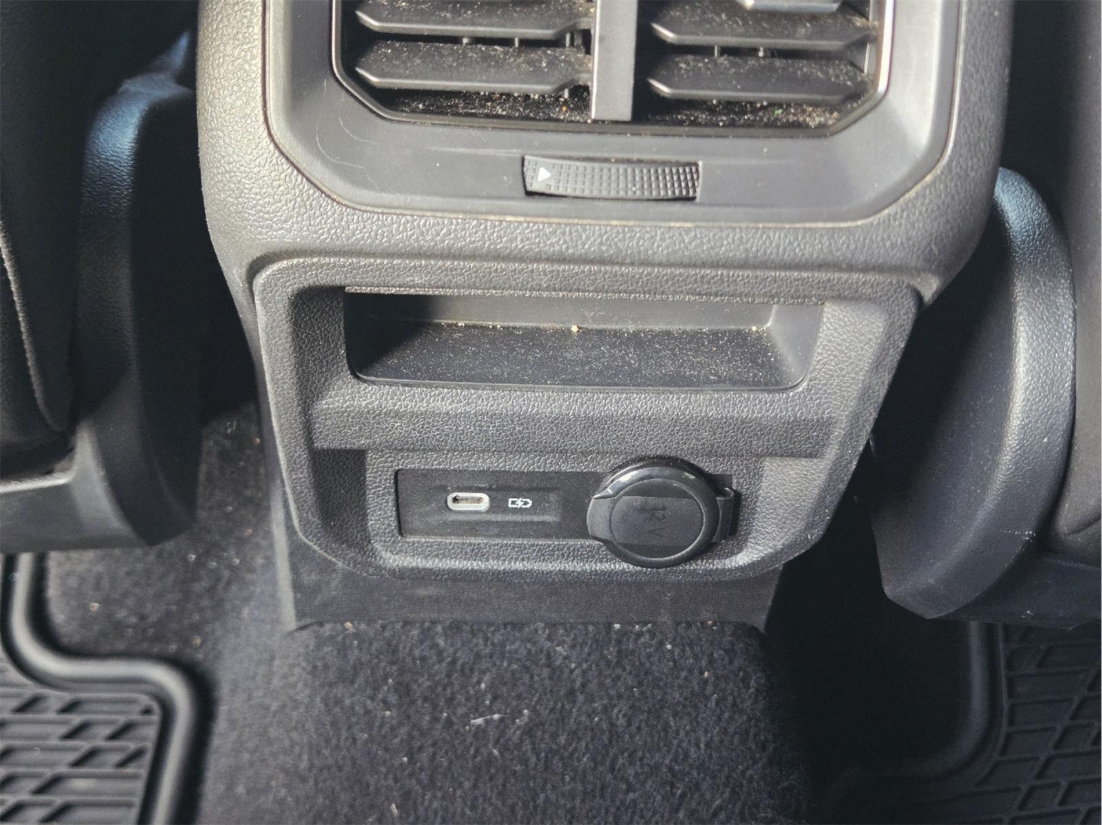 2021 Volkswagen Tiguan photo 20 of 37