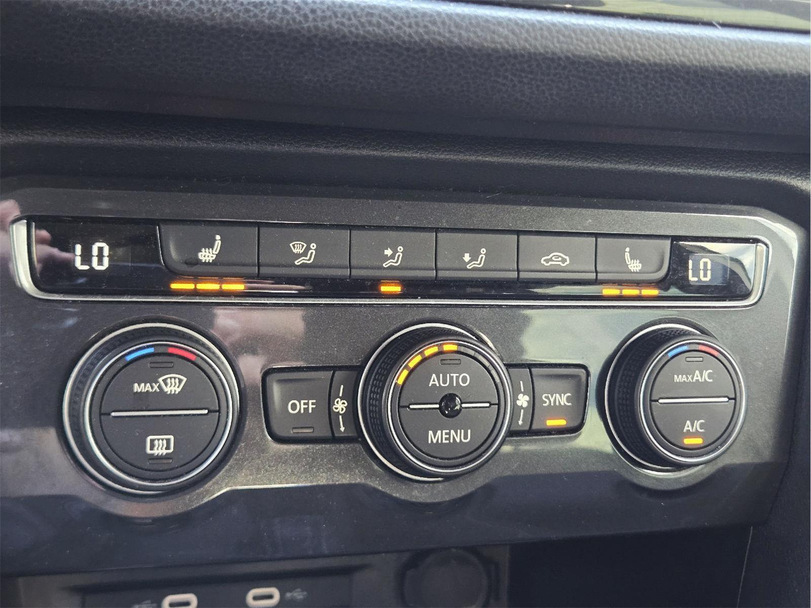 2021 Volkswagen Tiguan photo 27 of 37