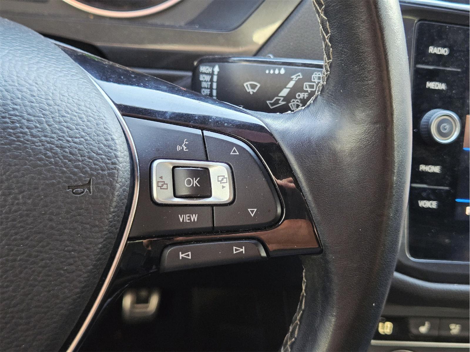 2021 Volkswagen Tiguan photo 32 of 37