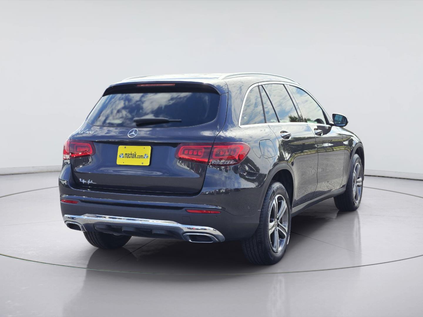 2022 Mercedes-Benz GLC photo 4 of 36