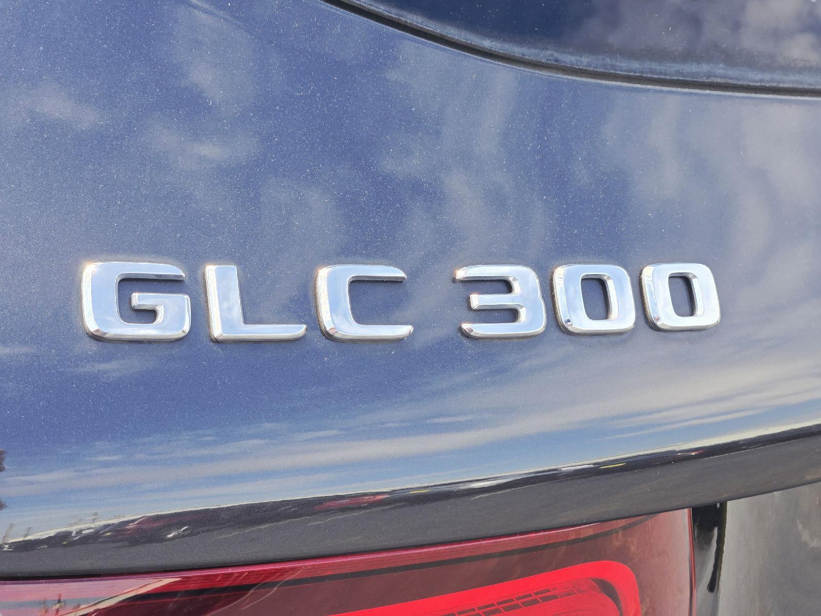 2022 Mercedes-Benz GLC photo 9 of 36