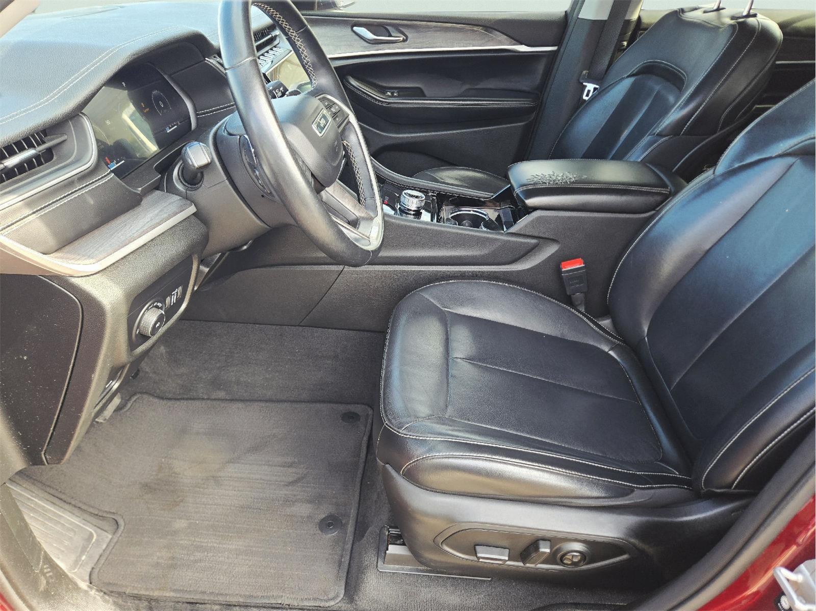 2021 Jeep Grand Cherokee L photo 13 of 36