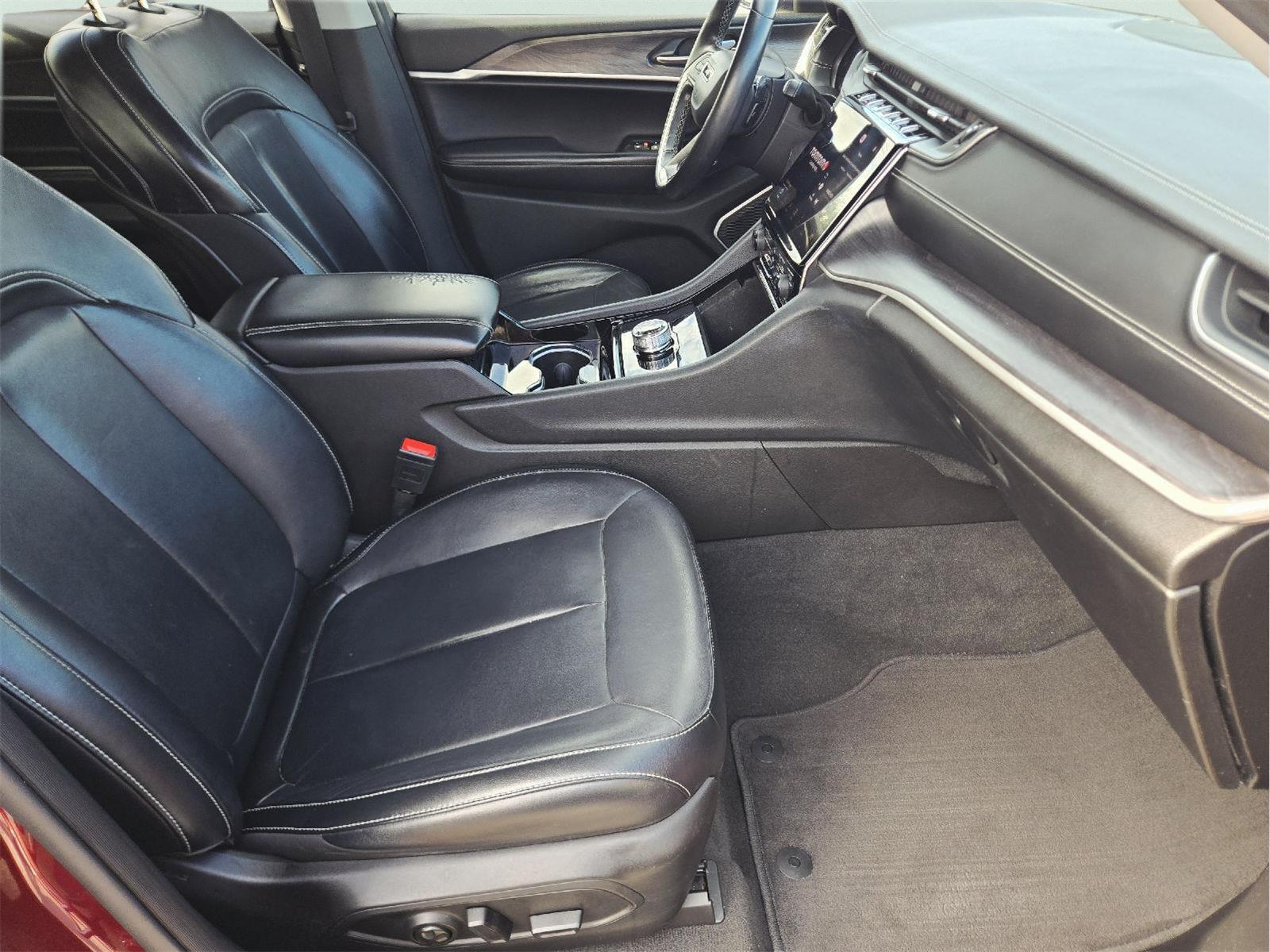2021 Jeep Grand Cherokee L photo 14 of 36