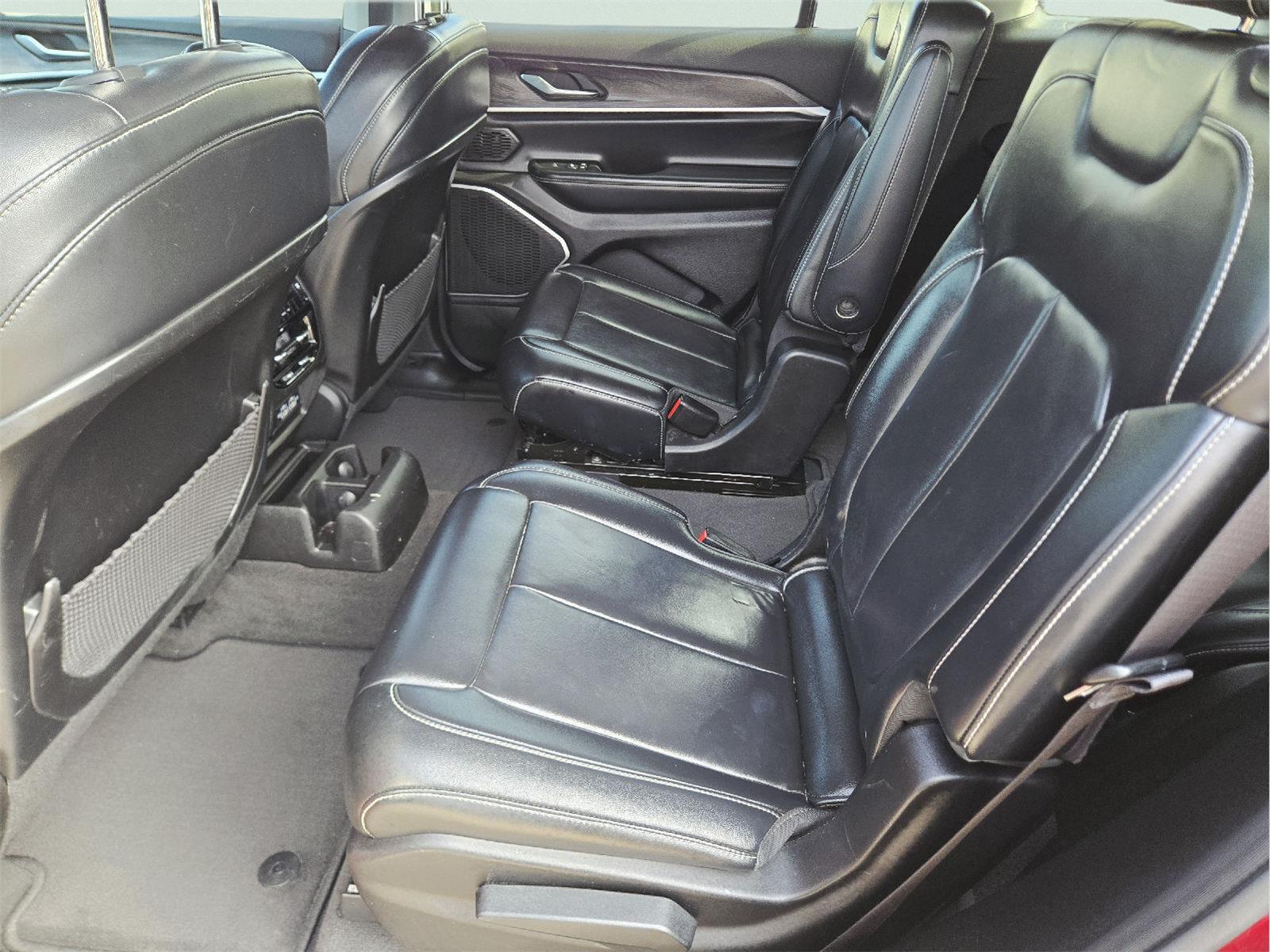 2021 Jeep Grand Cherokee L photo 17 of 36