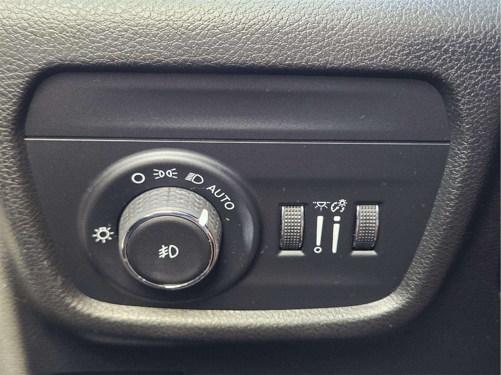 2021 Jeep Grand Cherokee L photo 33 of 36