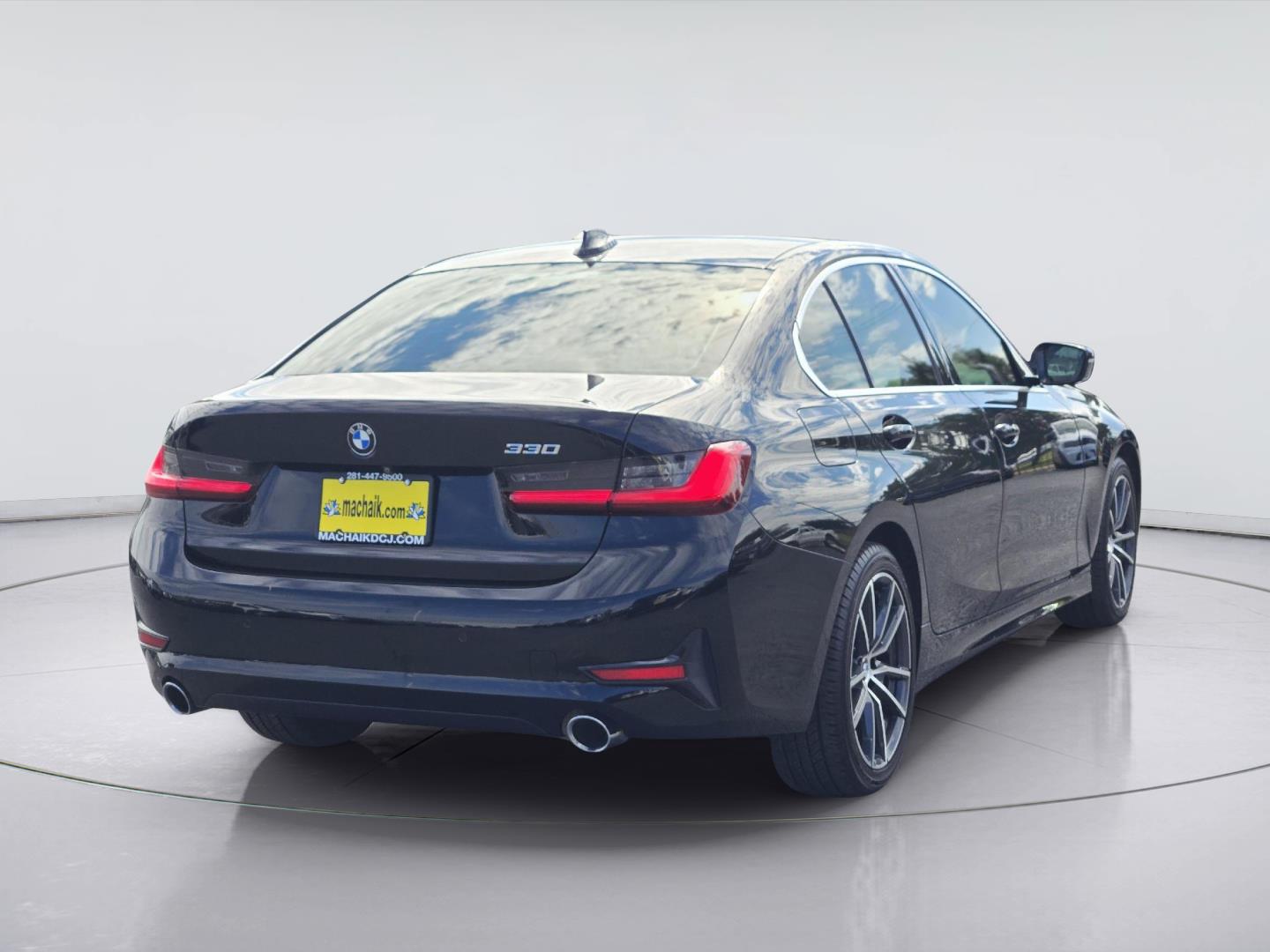 2019 BMW 3 Series photo 4 of 37