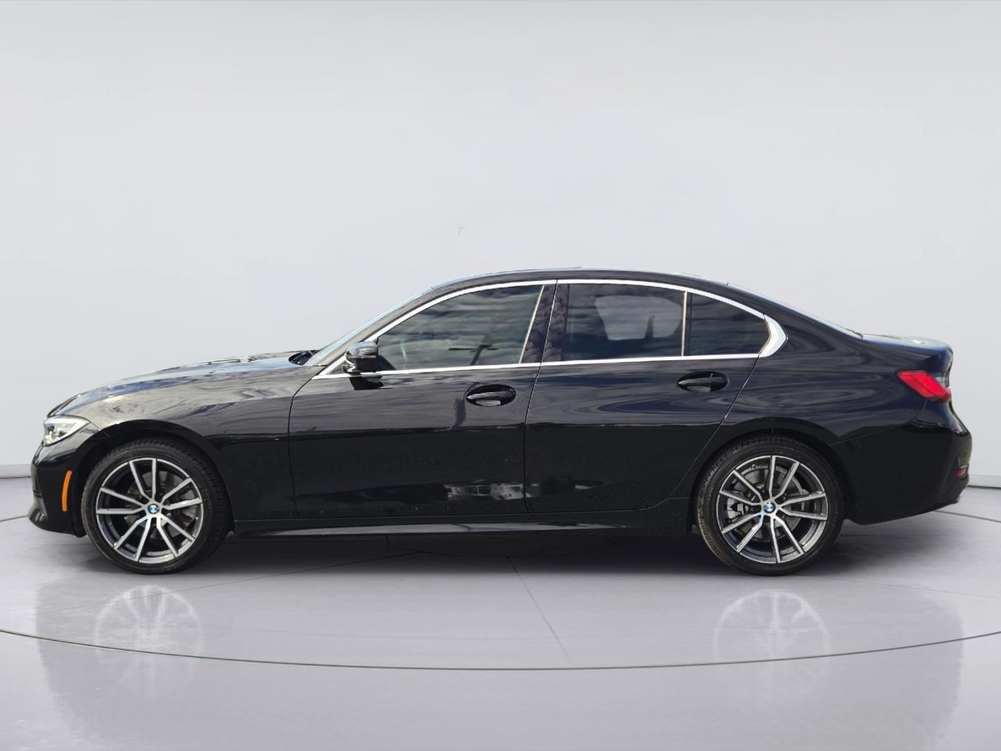 2019 BMW 3 Series photo 7 of 37