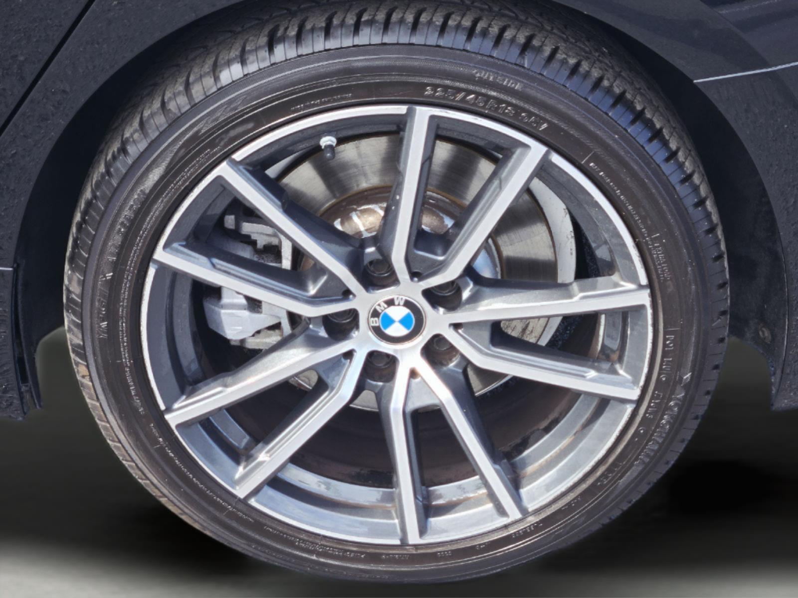 2019 BMW 3 Series photo 8 of 37