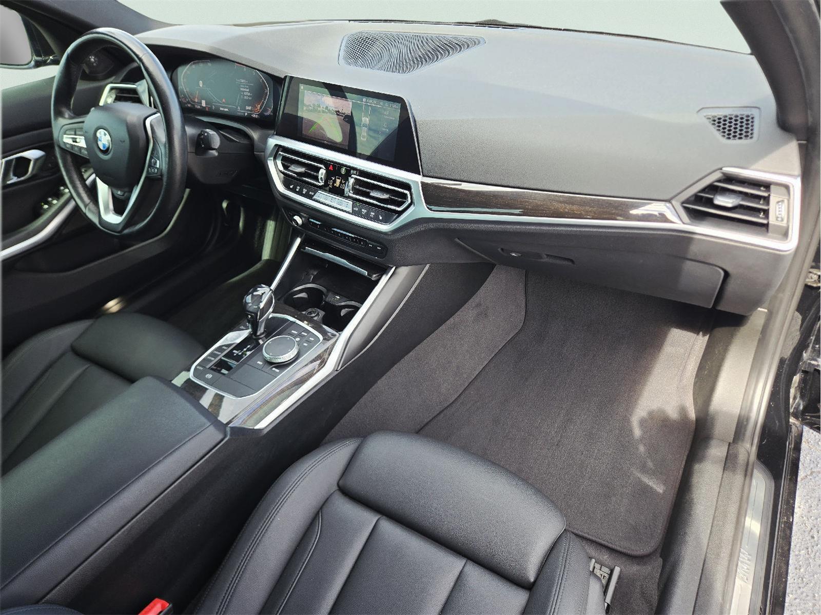 2019 BMW 3 Series photo 12 of 37