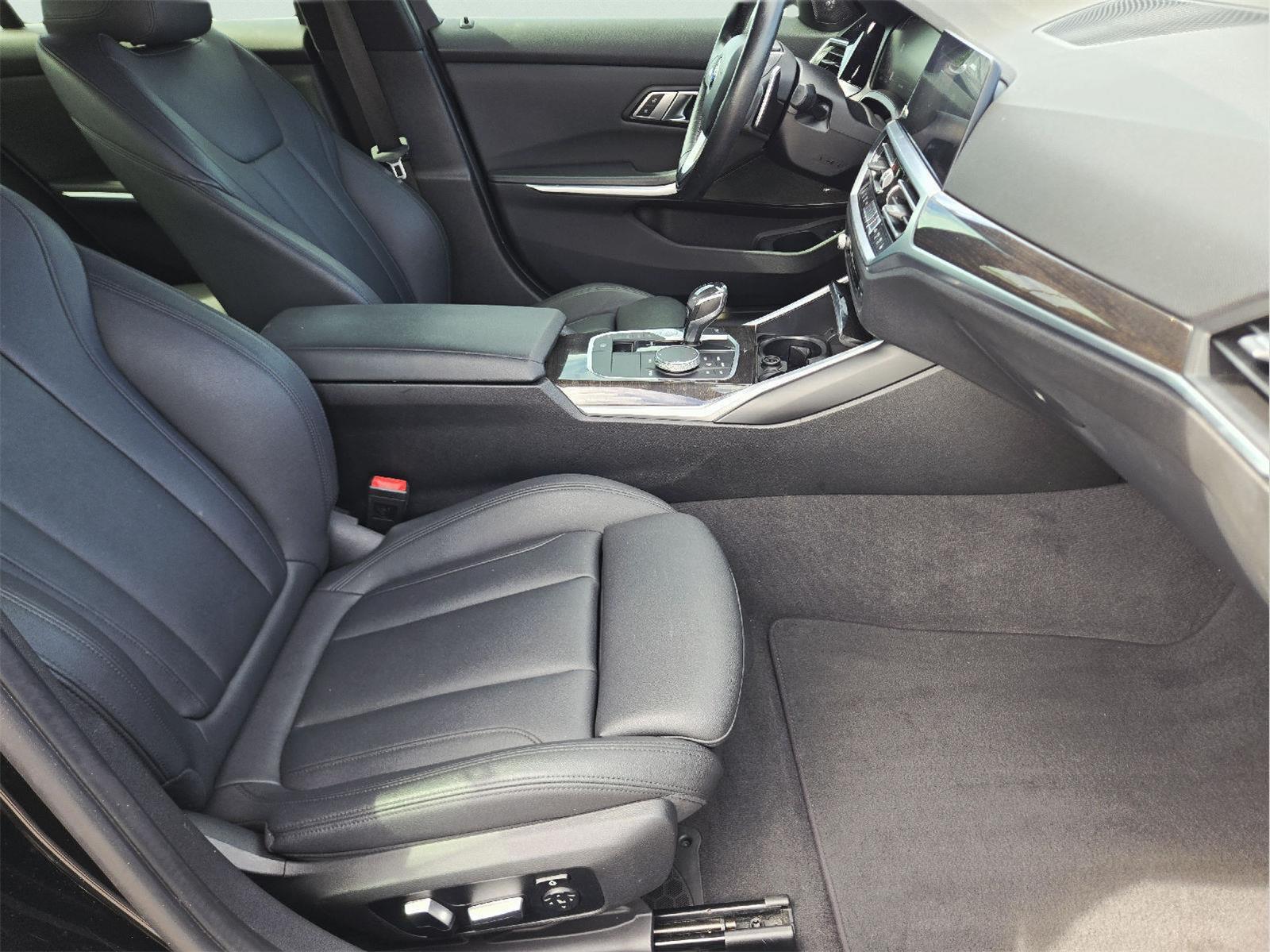2019 BMW 3 Series photo 15 of 37