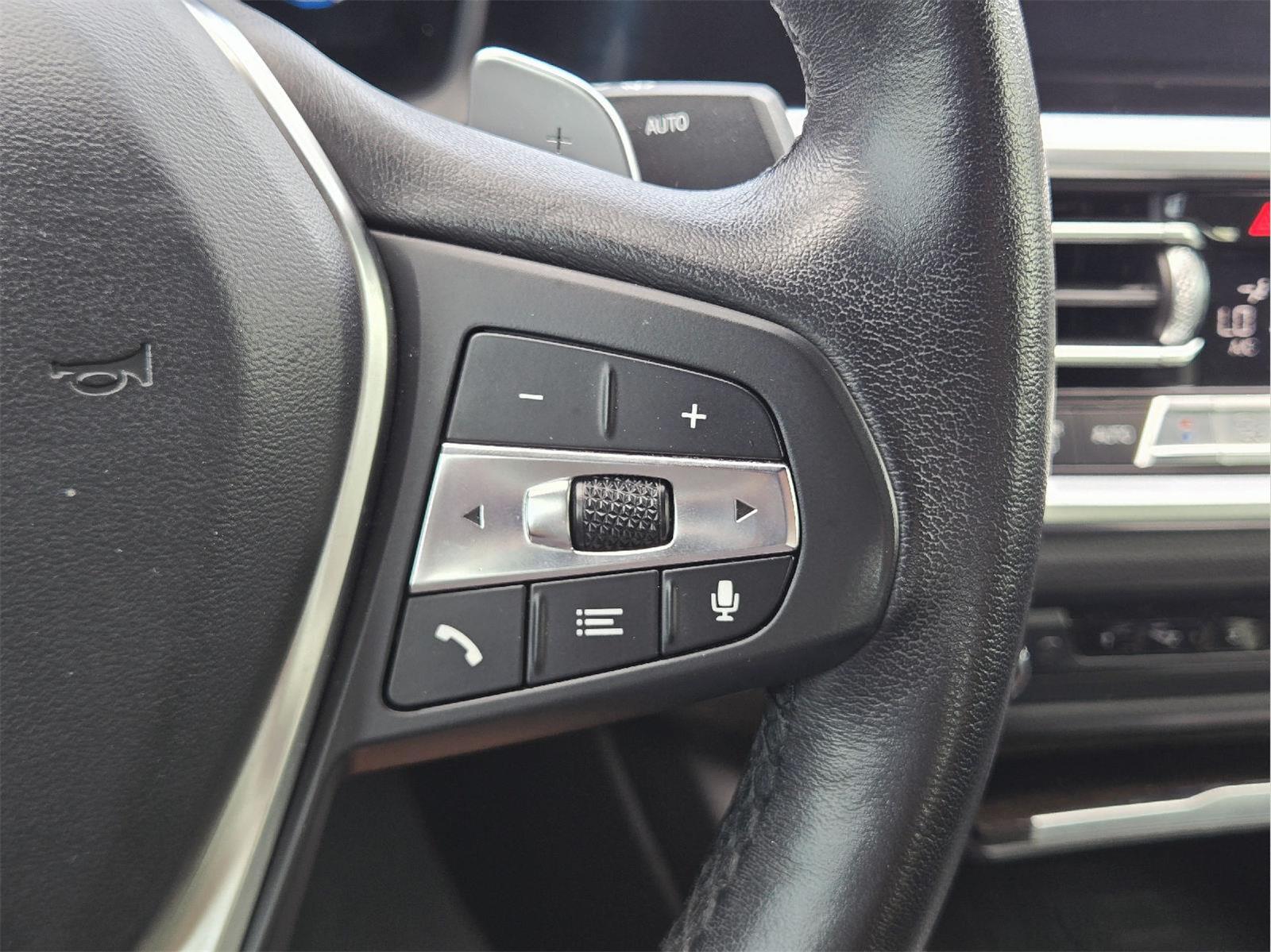 2019 BMW 3 Series photo 32 of 37