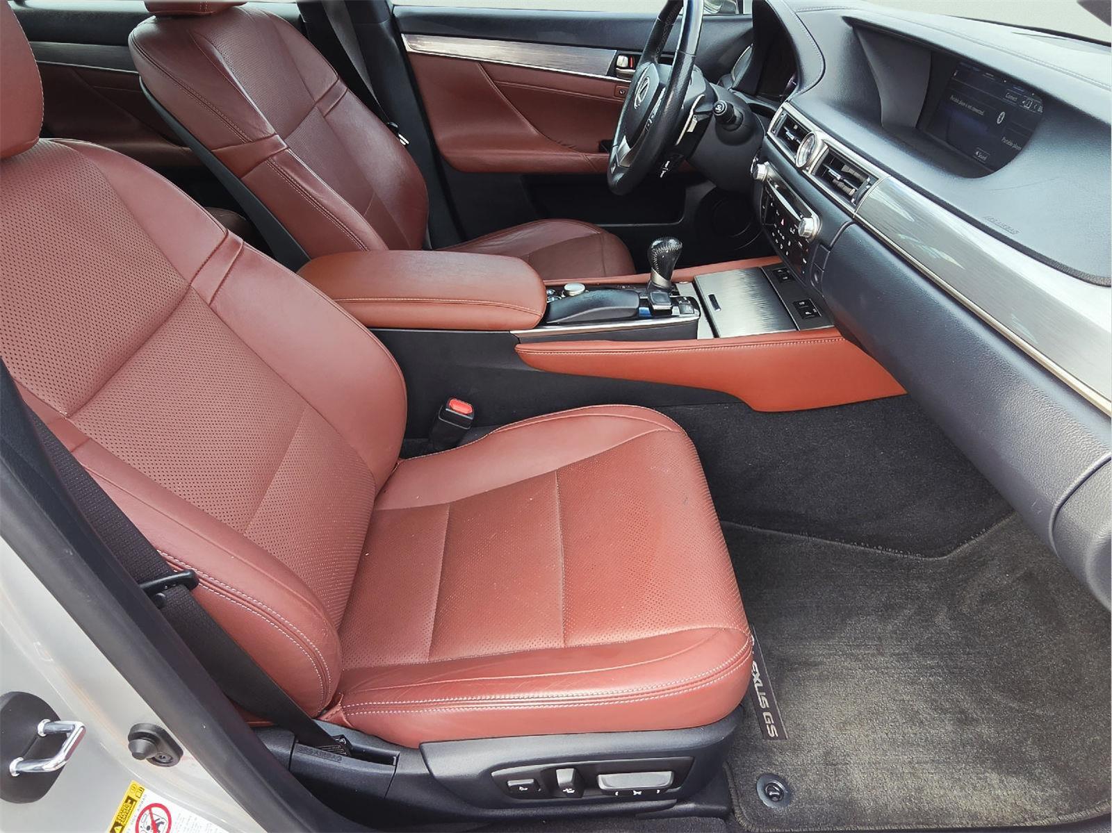 2015 Lexus GS 450h photo 16 of 37