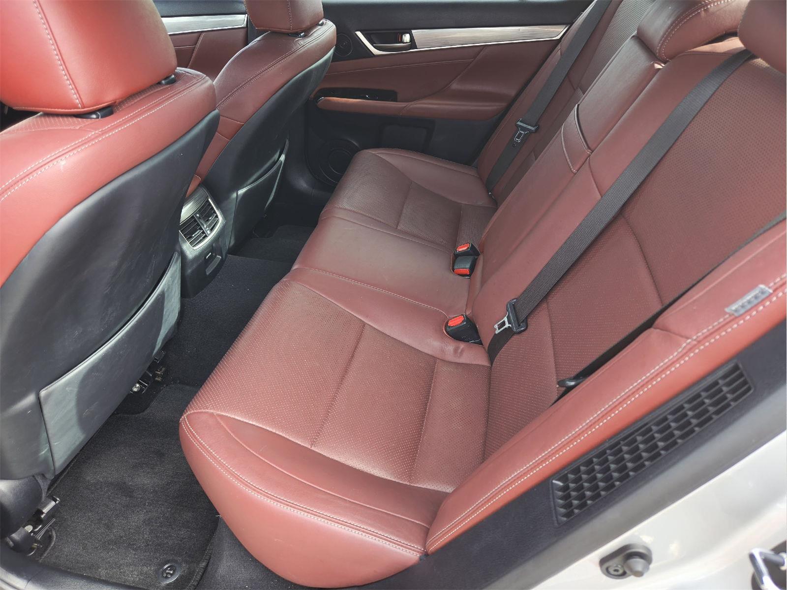 2015 Lexus GS 450h photo 19 of 37