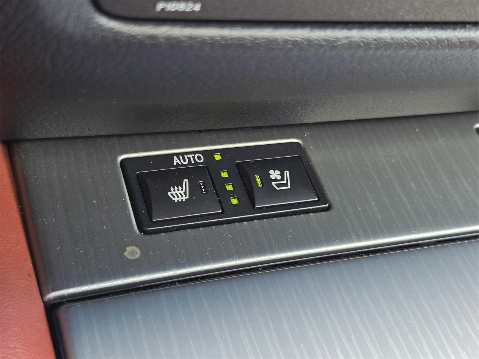 2015 Lexus GS 450h photo 26 of 37