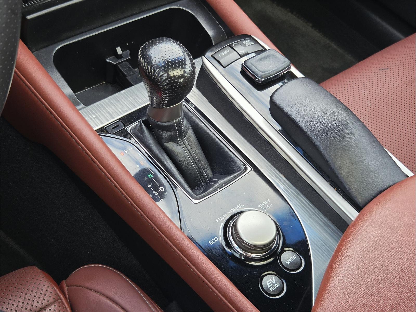 2015 Lexus GS 450h photo 27 of 37