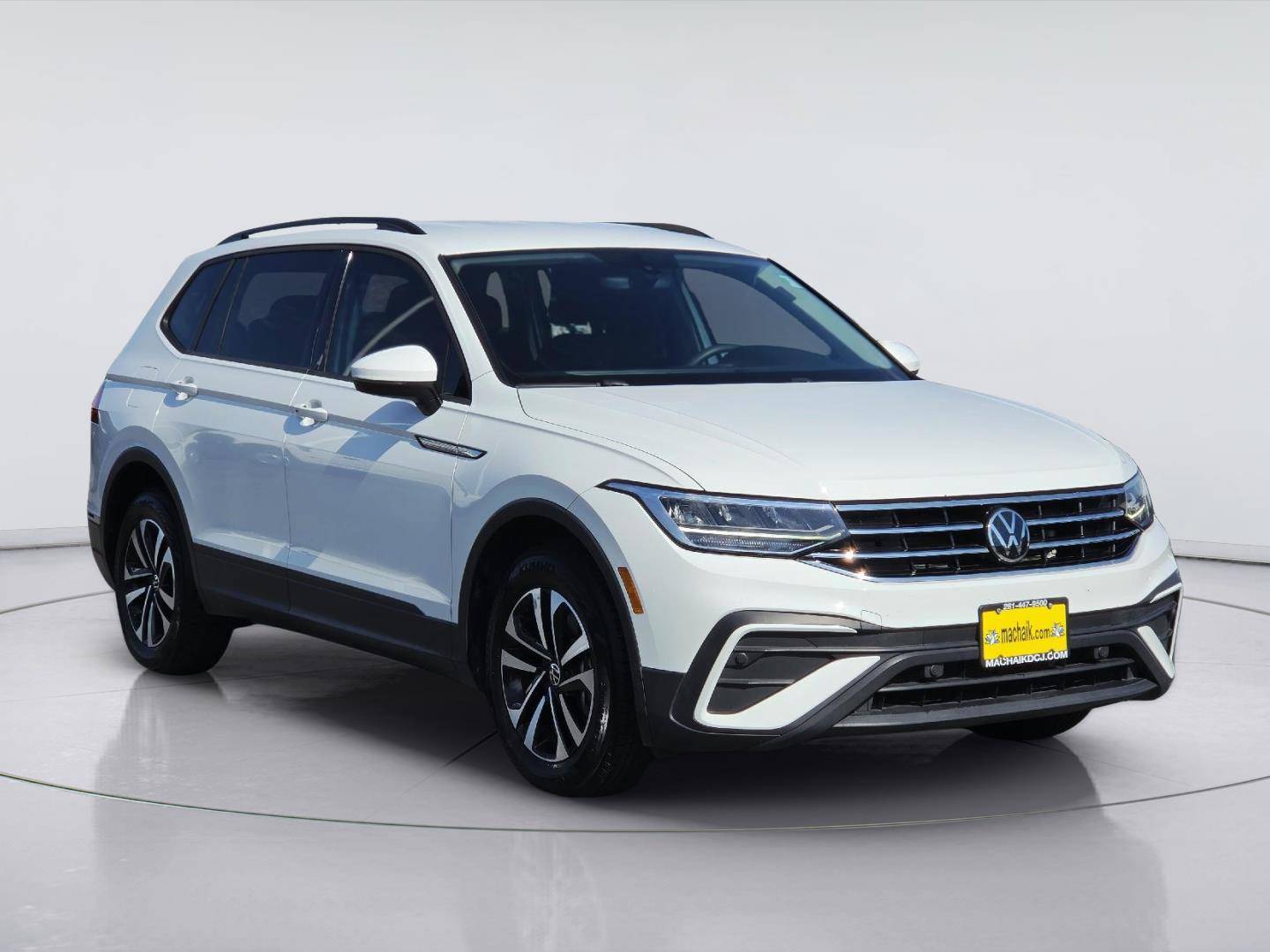 2023 Volkswagen Tiguan photo 3 of 35