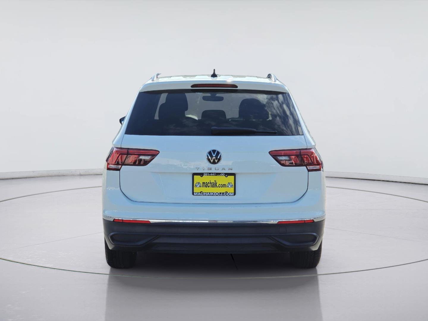 2023 Volkswagen Tiguan photo 6 of 35