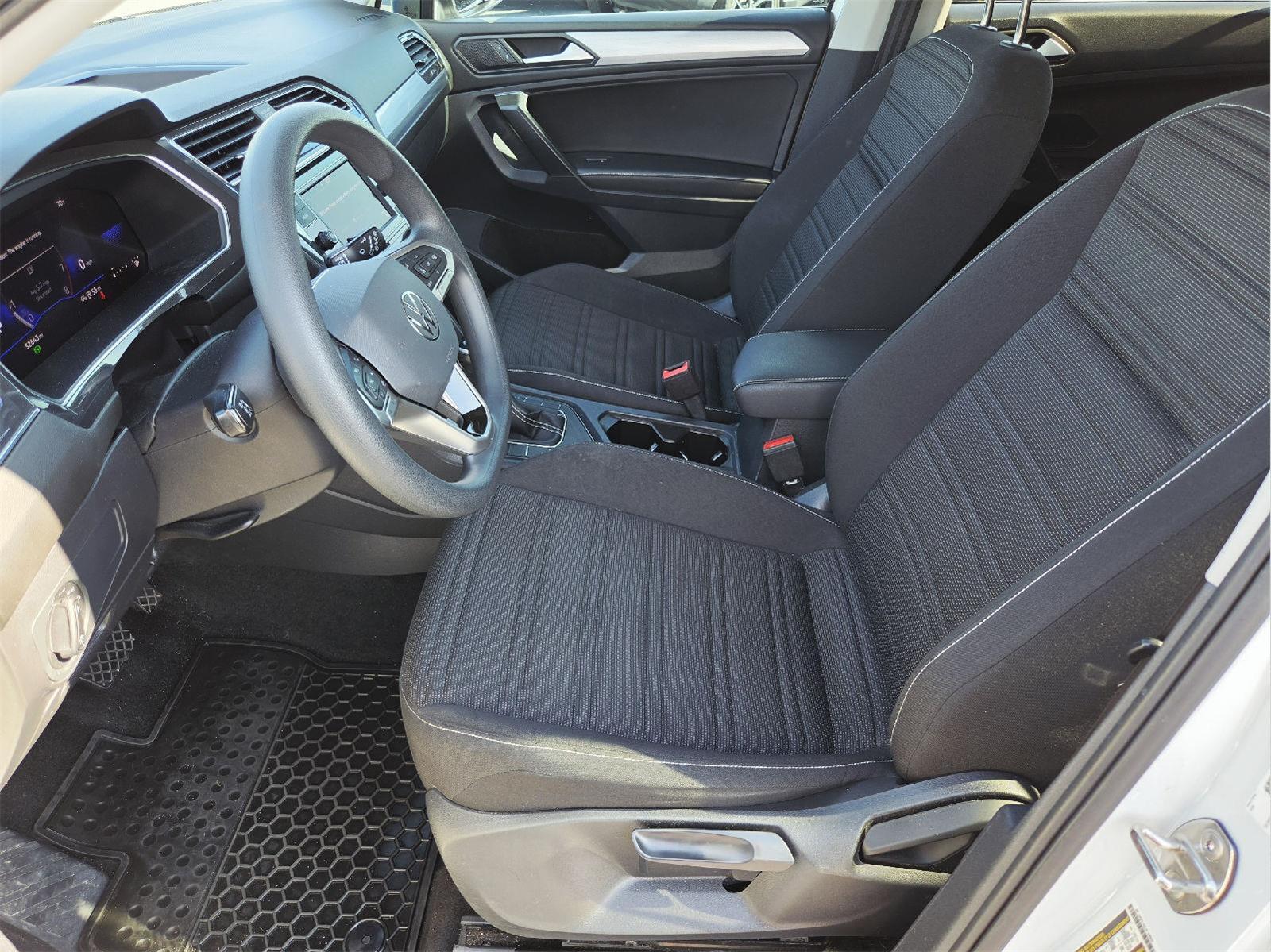 2023 Volkswagen Tiguan photo 12 of 35
