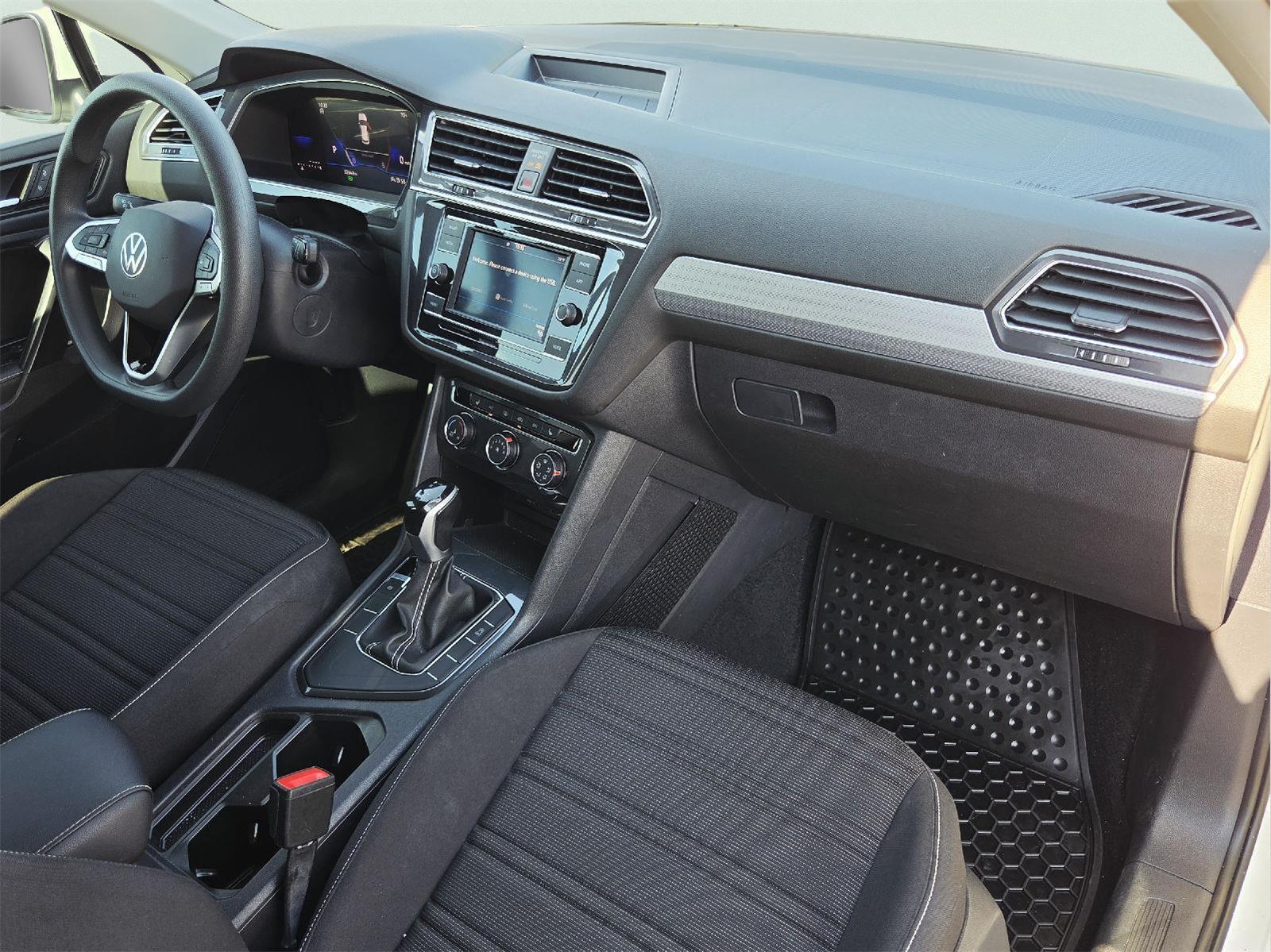 2023 Volkswagen Tiguan photo 13 of 35