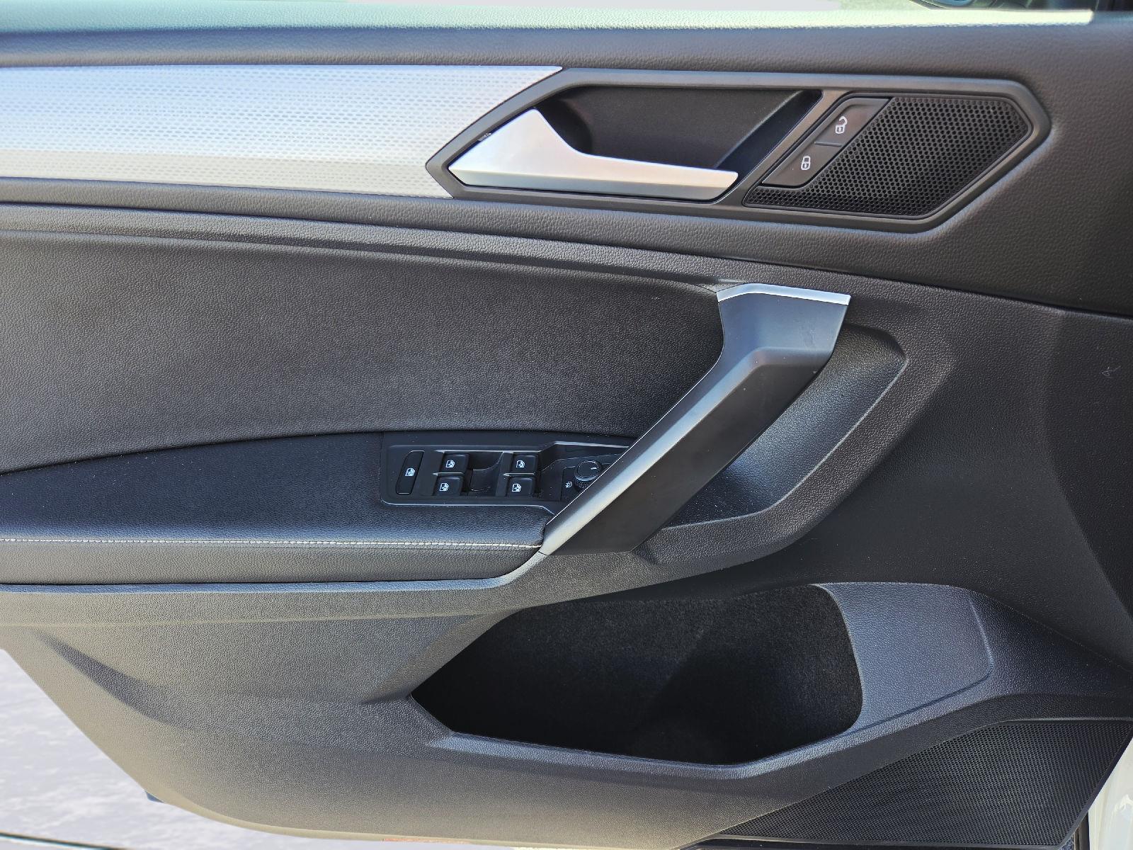 2023 Volkswagen Tiguan photo 15 of 35