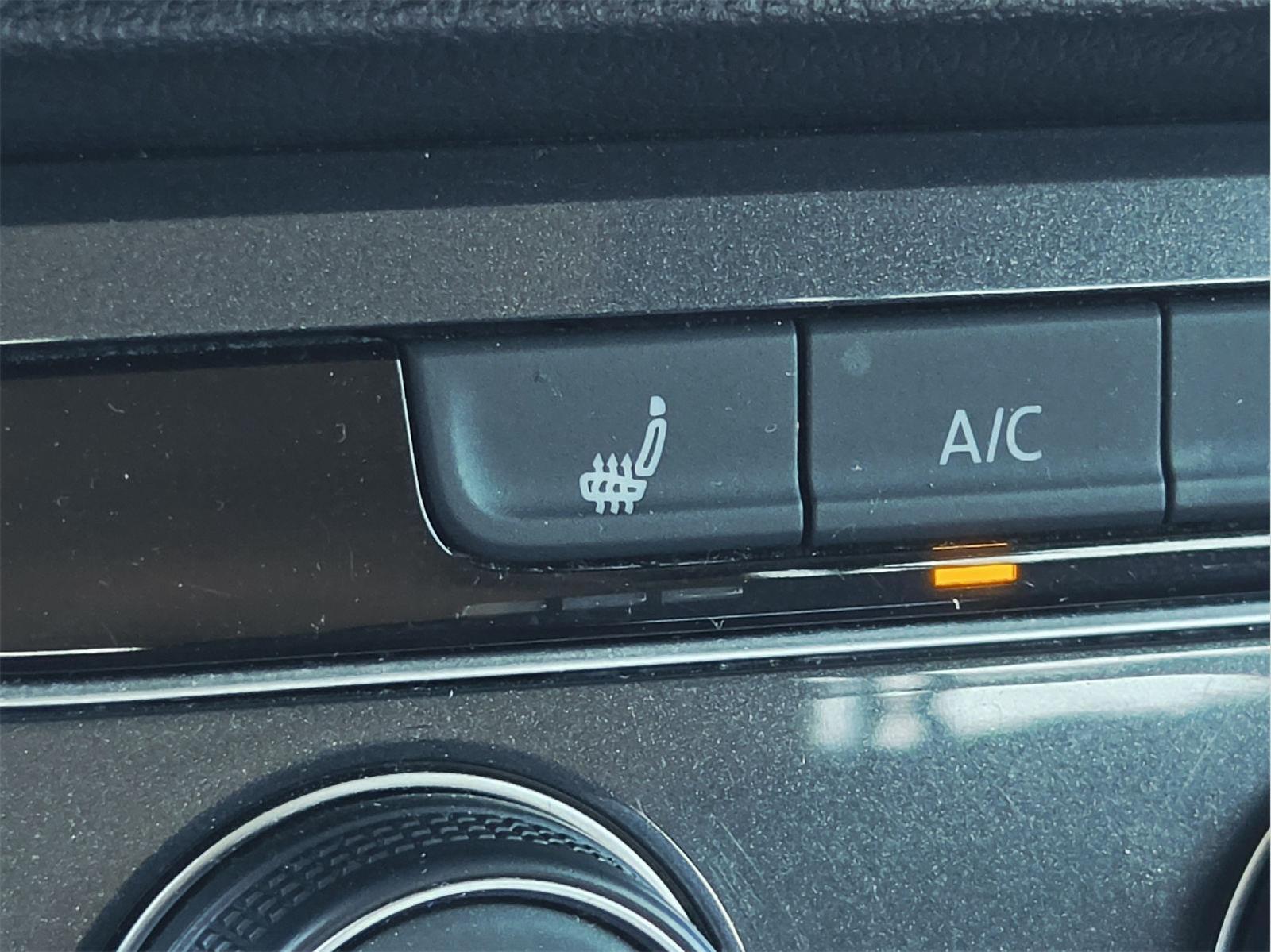 2023 Volkswagen Tiguan photo 24 of 35