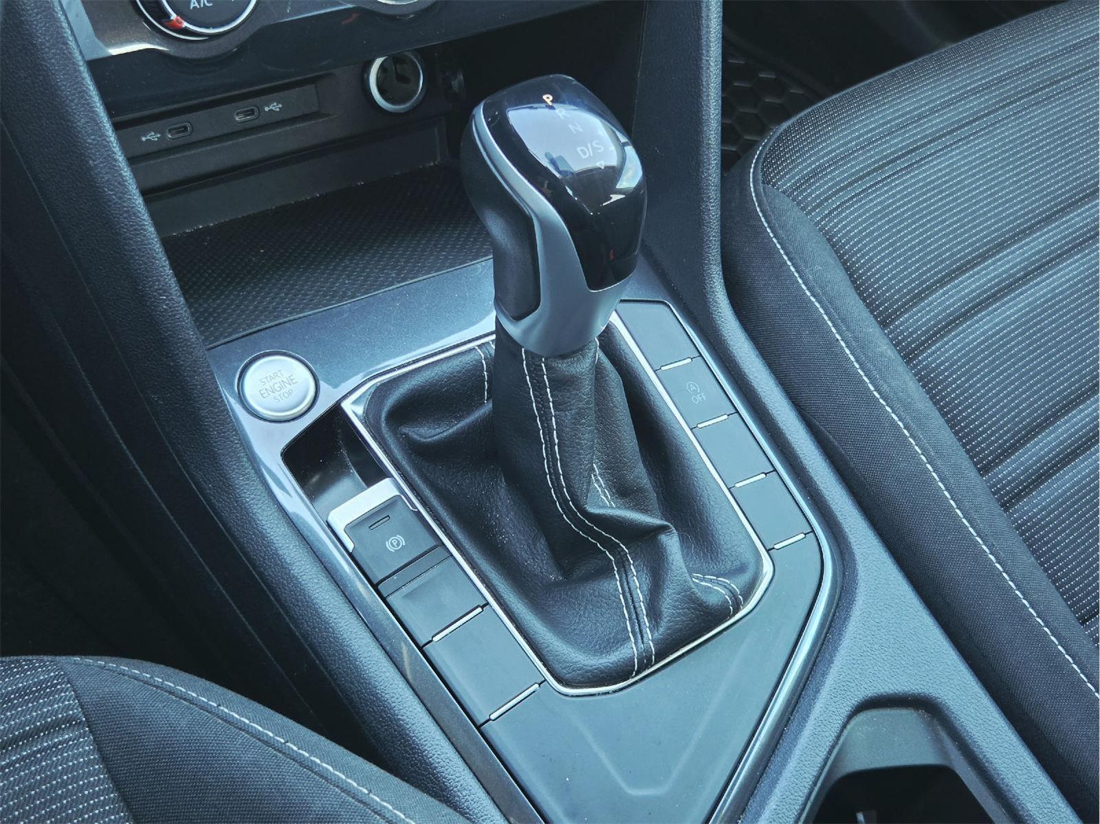 2023 Volkswagen Tiguan photo 26 of 35
