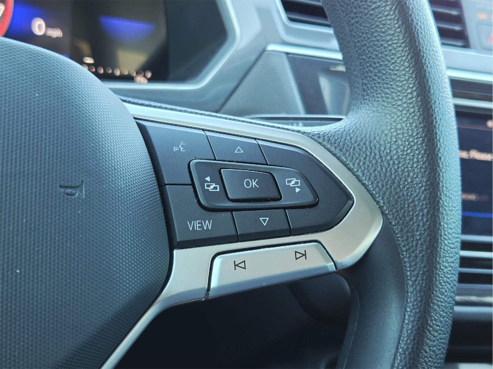 2023 Volkswagen Tiguan photo 30 of 35
