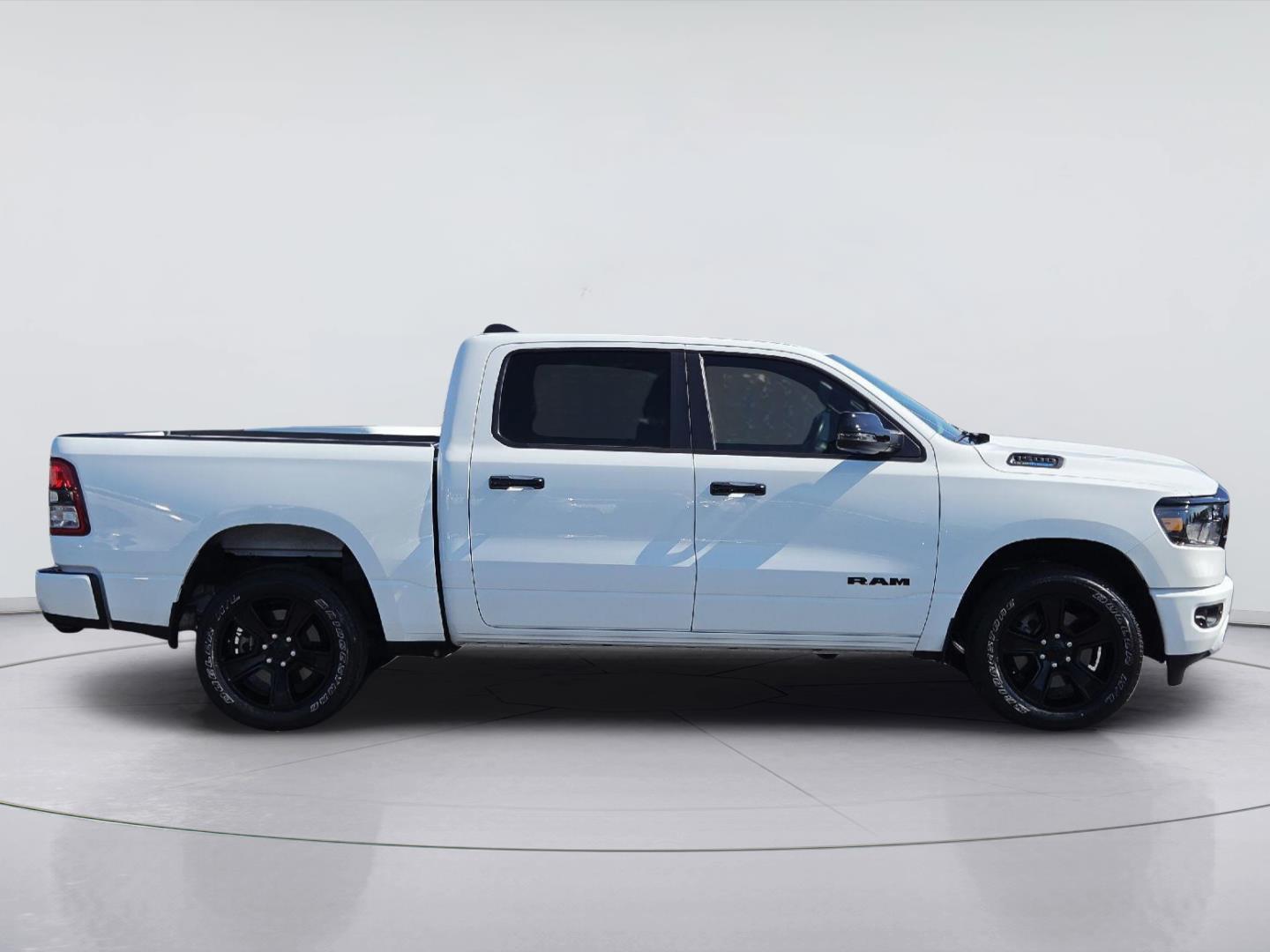 2024 Ram 1500 photo 4 of 36