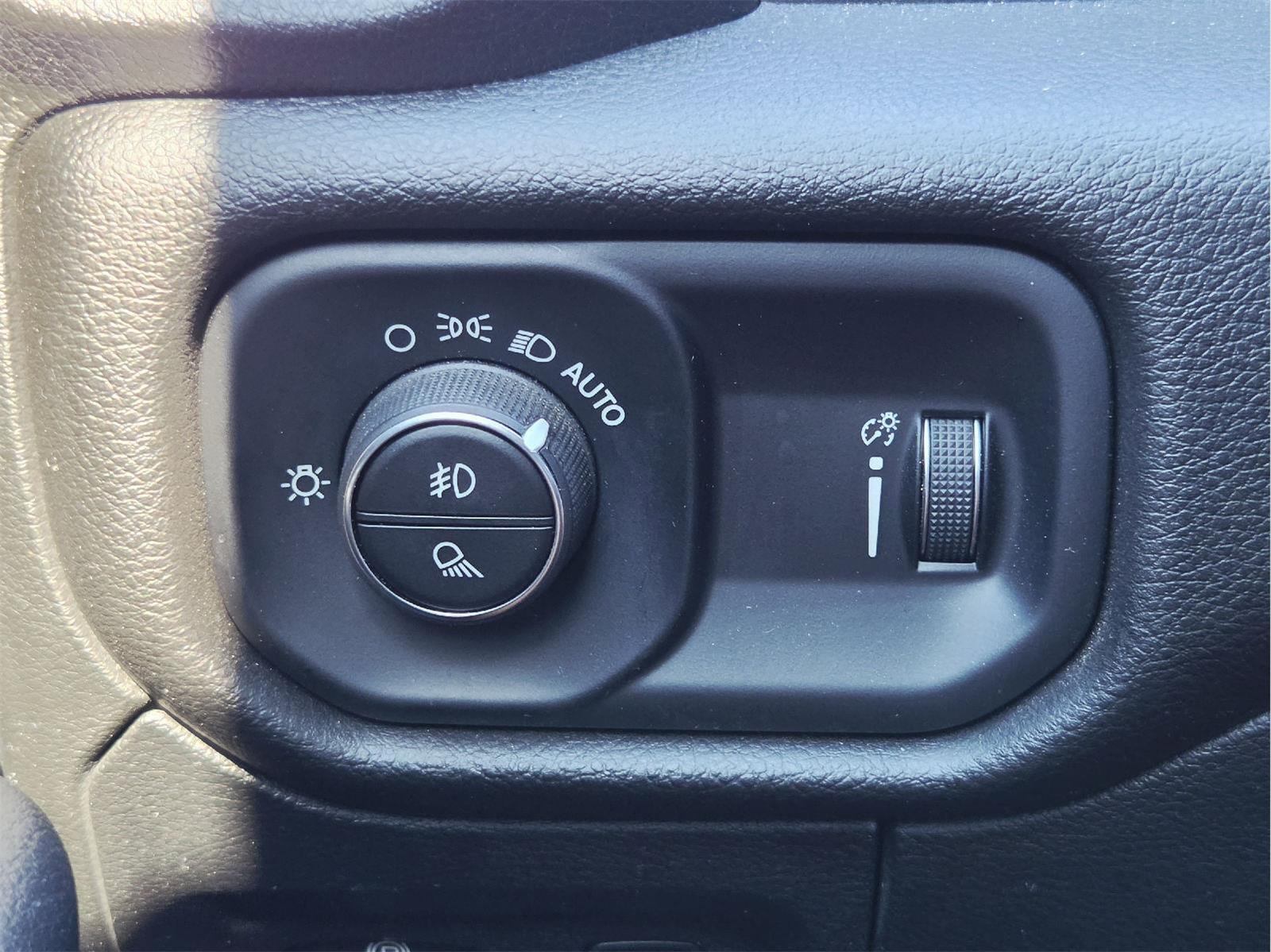 2024 Ram 1500 photo 33 of 36