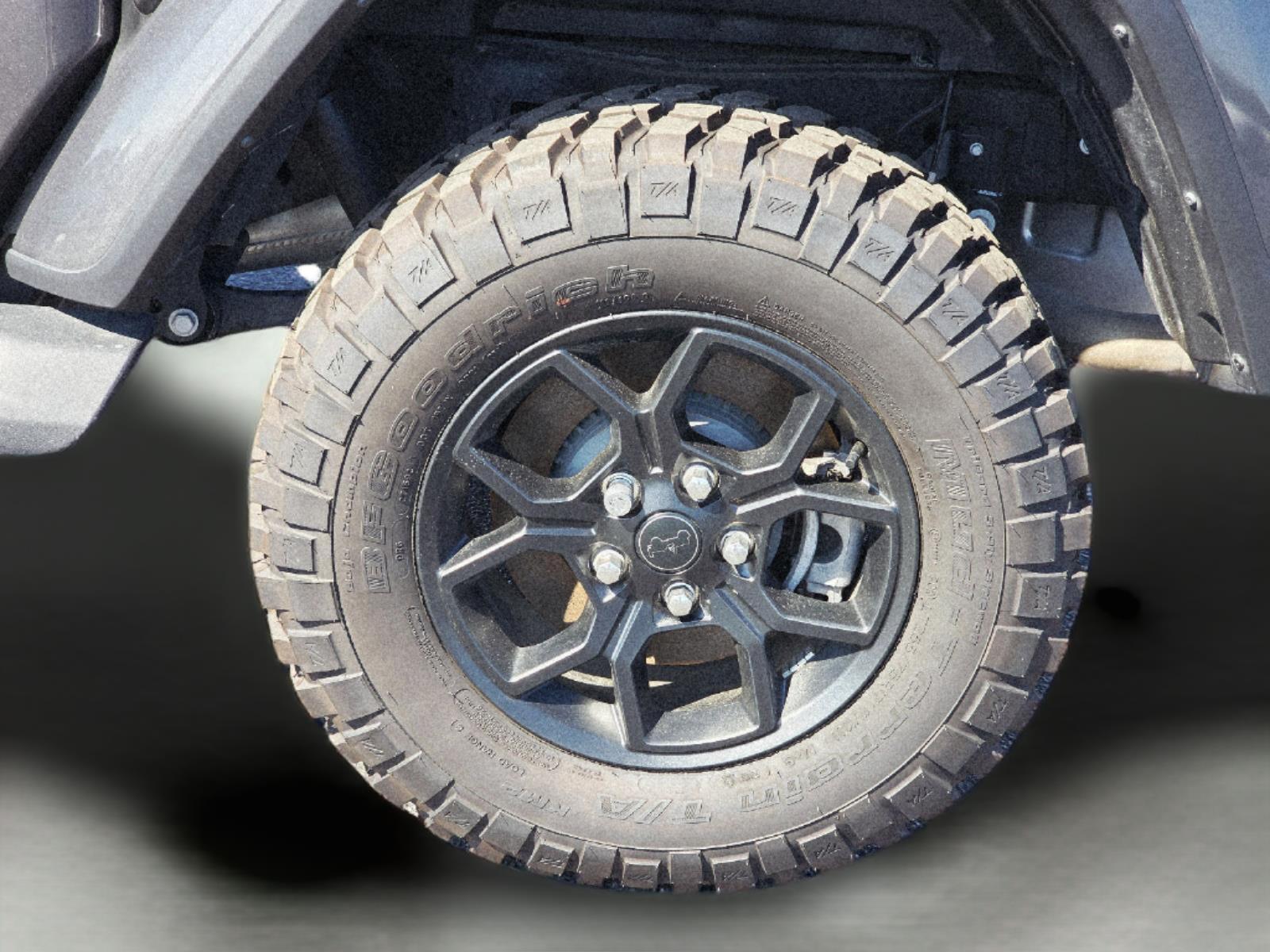 2025 Jeep Gladiator photo 8 of 35