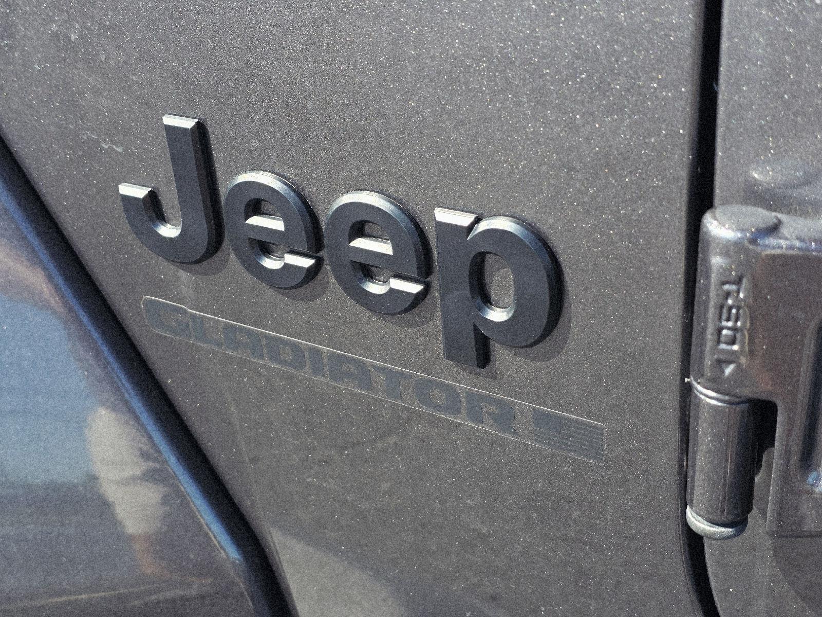 2025 Jeep Gladiator photo 10 of 35