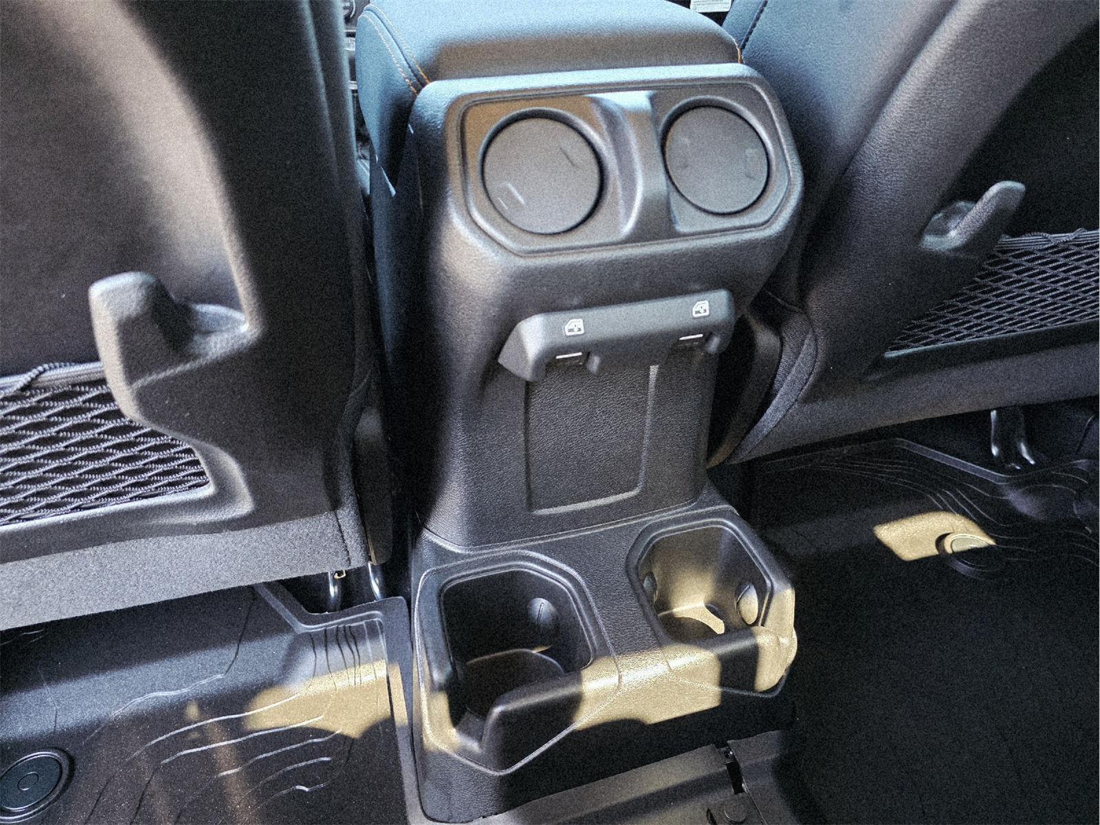 2025 Jeep Gladiator photo 20 of 35