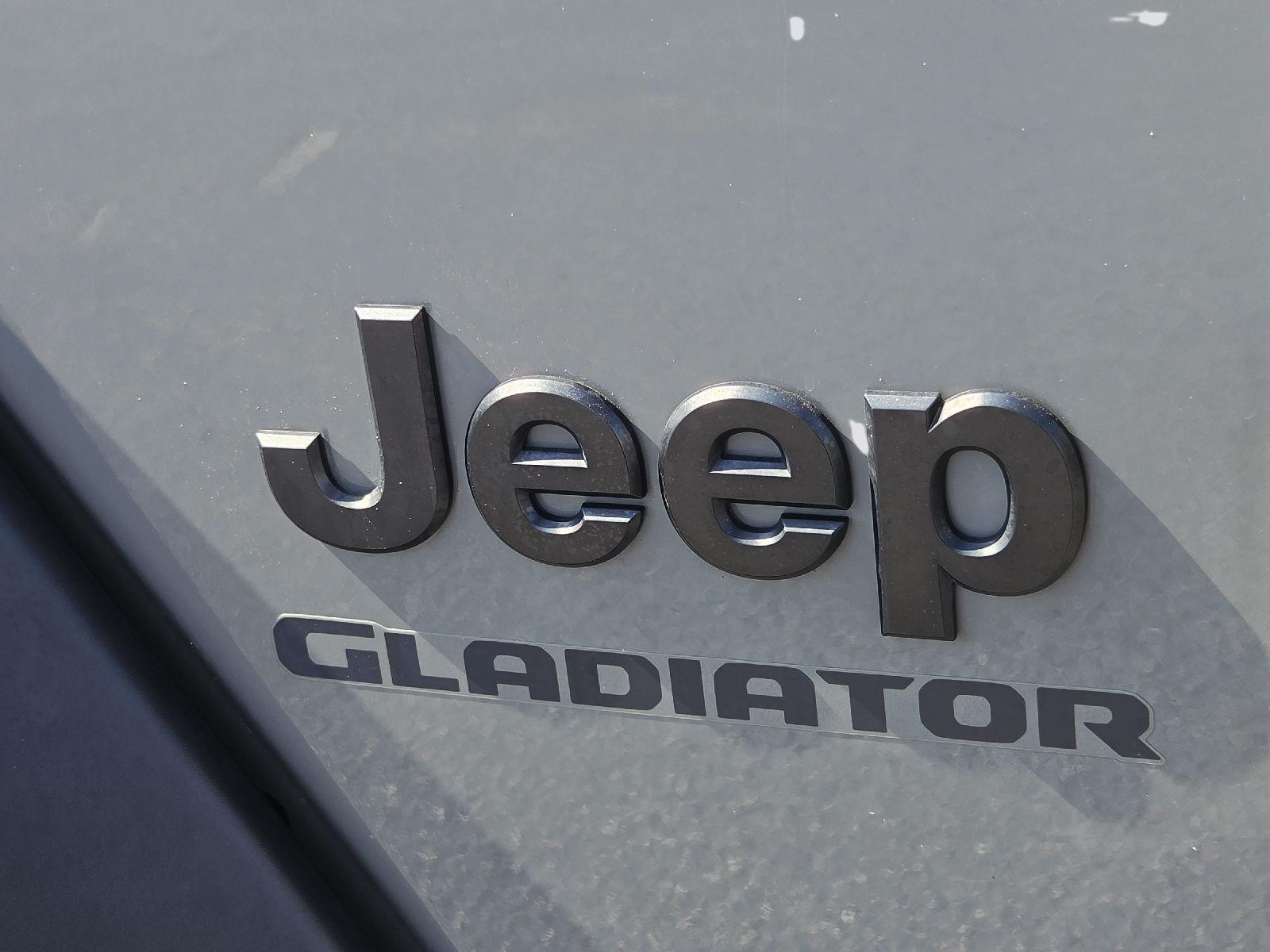 2022 Jeep Gladiator photo 10 of 35