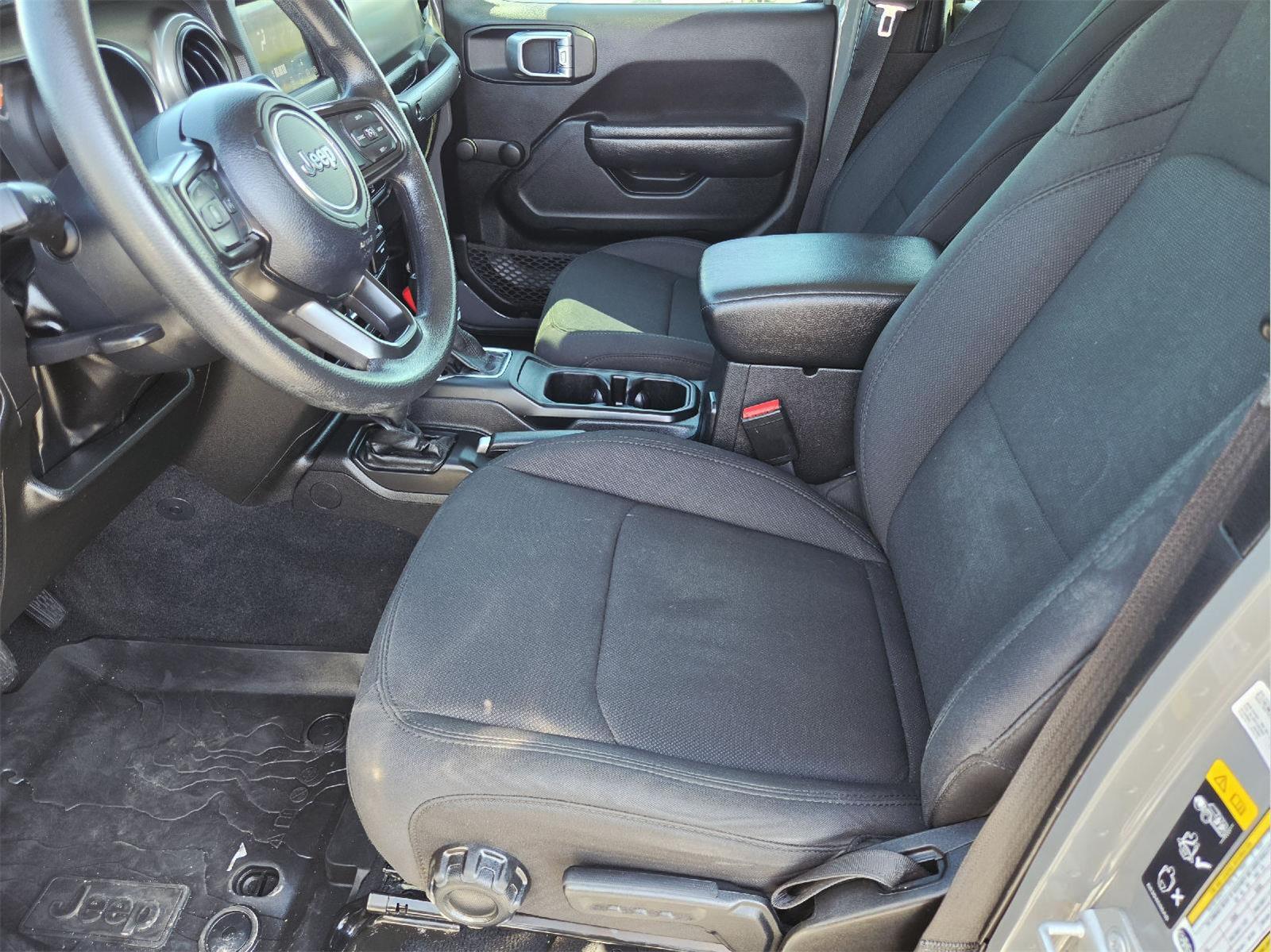 2022 Jeep Gladiator photo 13 of 35